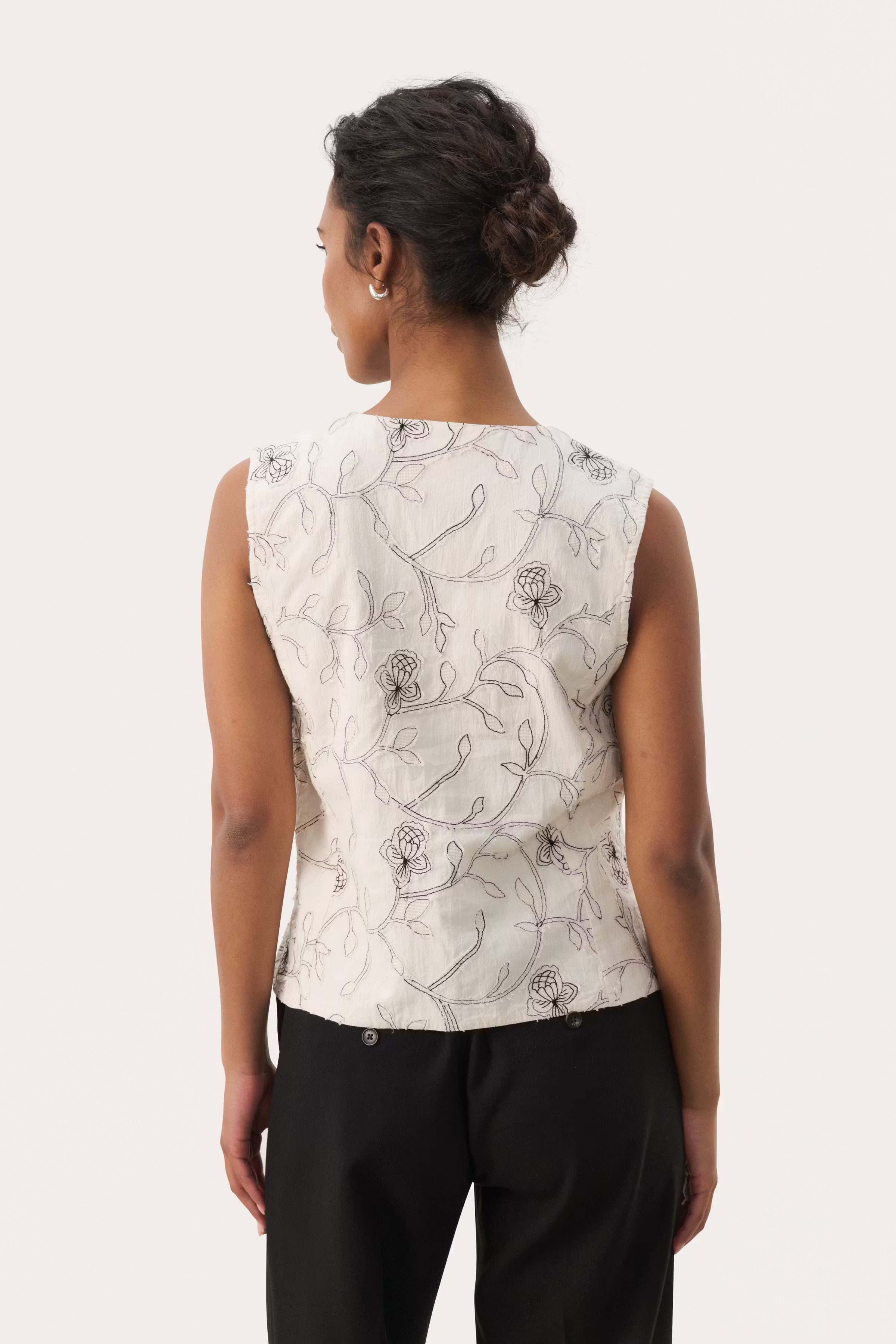 TonyPW Vest LOOKBOOK BACK 30309878-304018