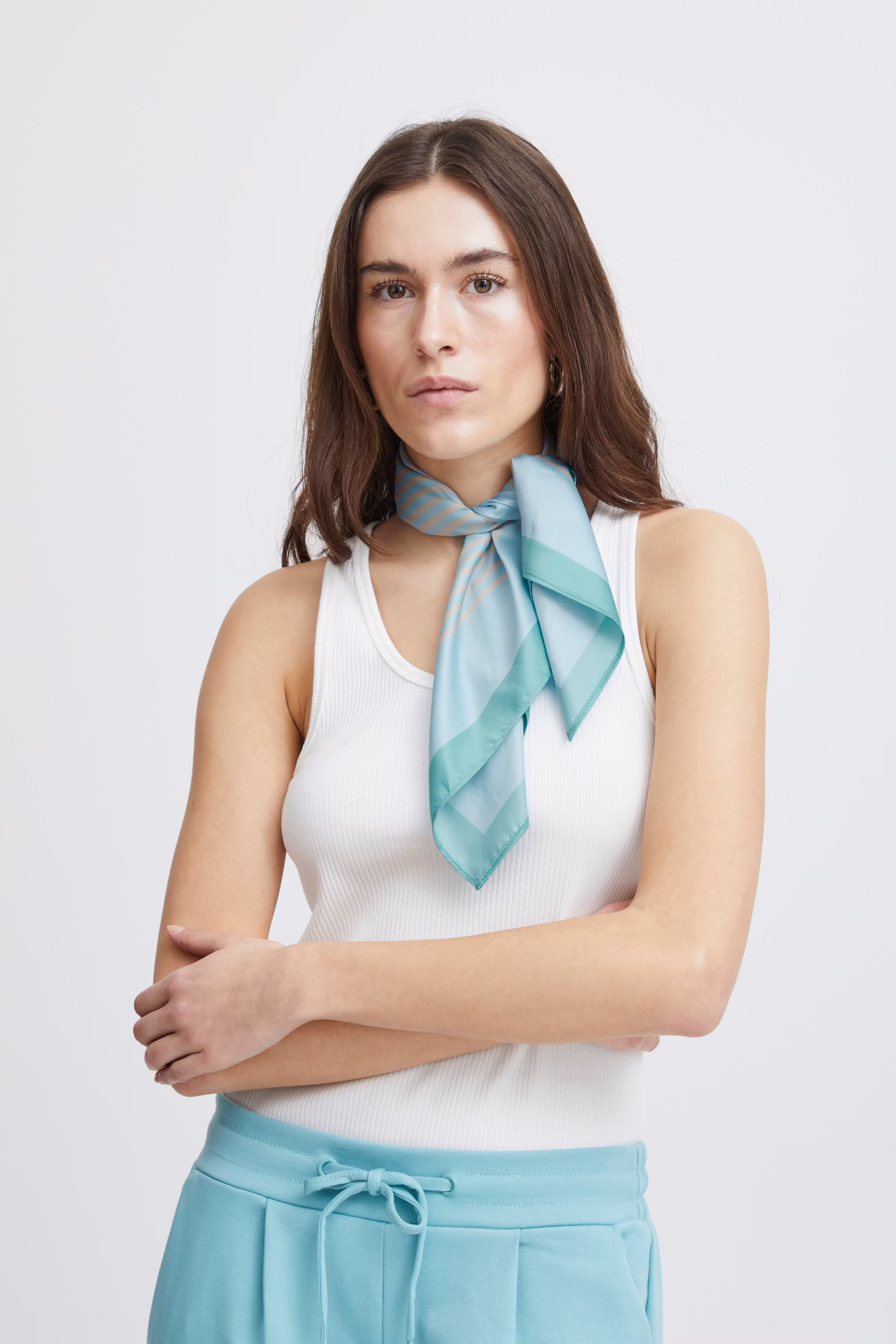 IABONNIE Skjerf LOOKBOOK FRONT 20121393-144115