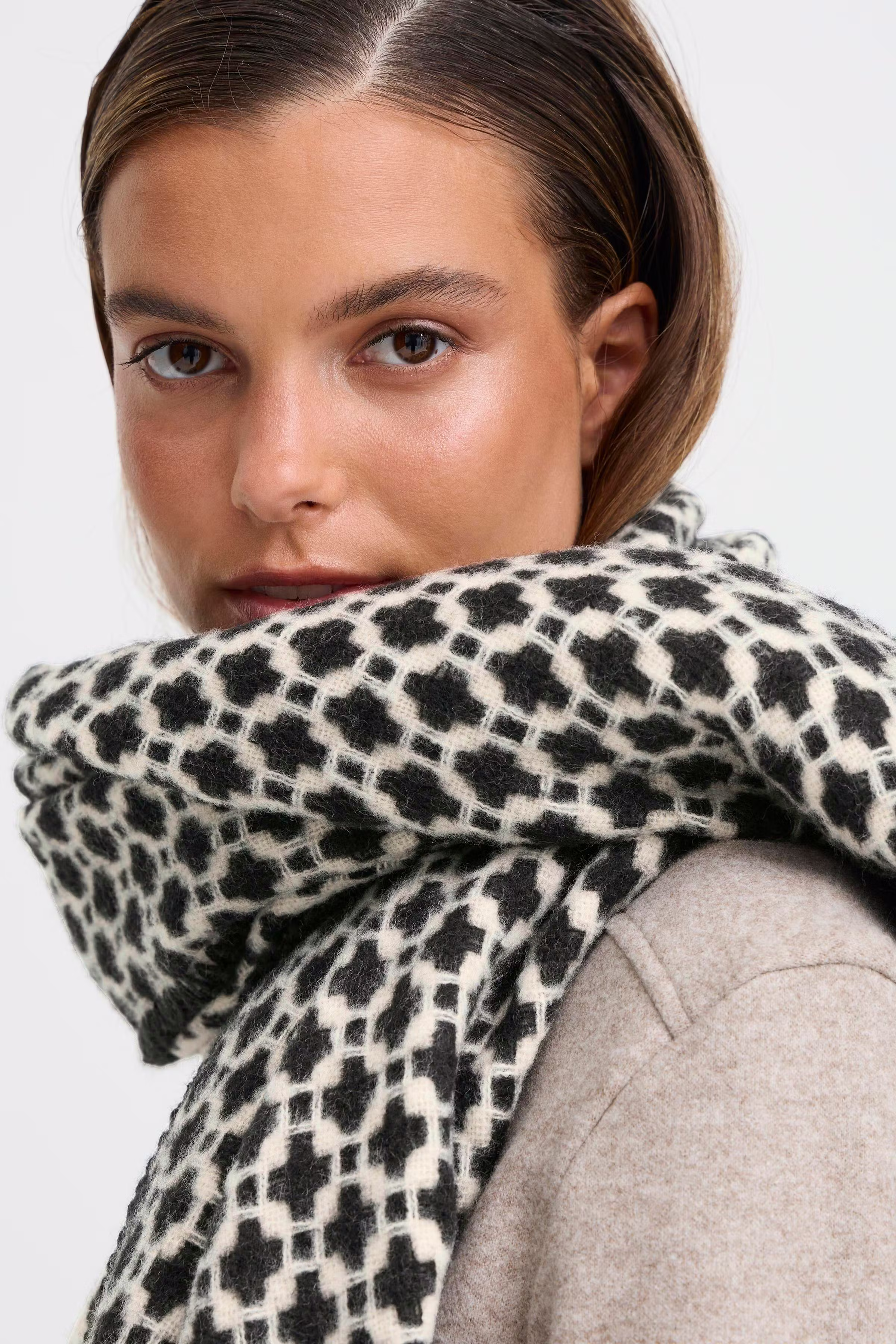 BYWEDOT Tuch LOOKBOOK FRONT 20817263-200453