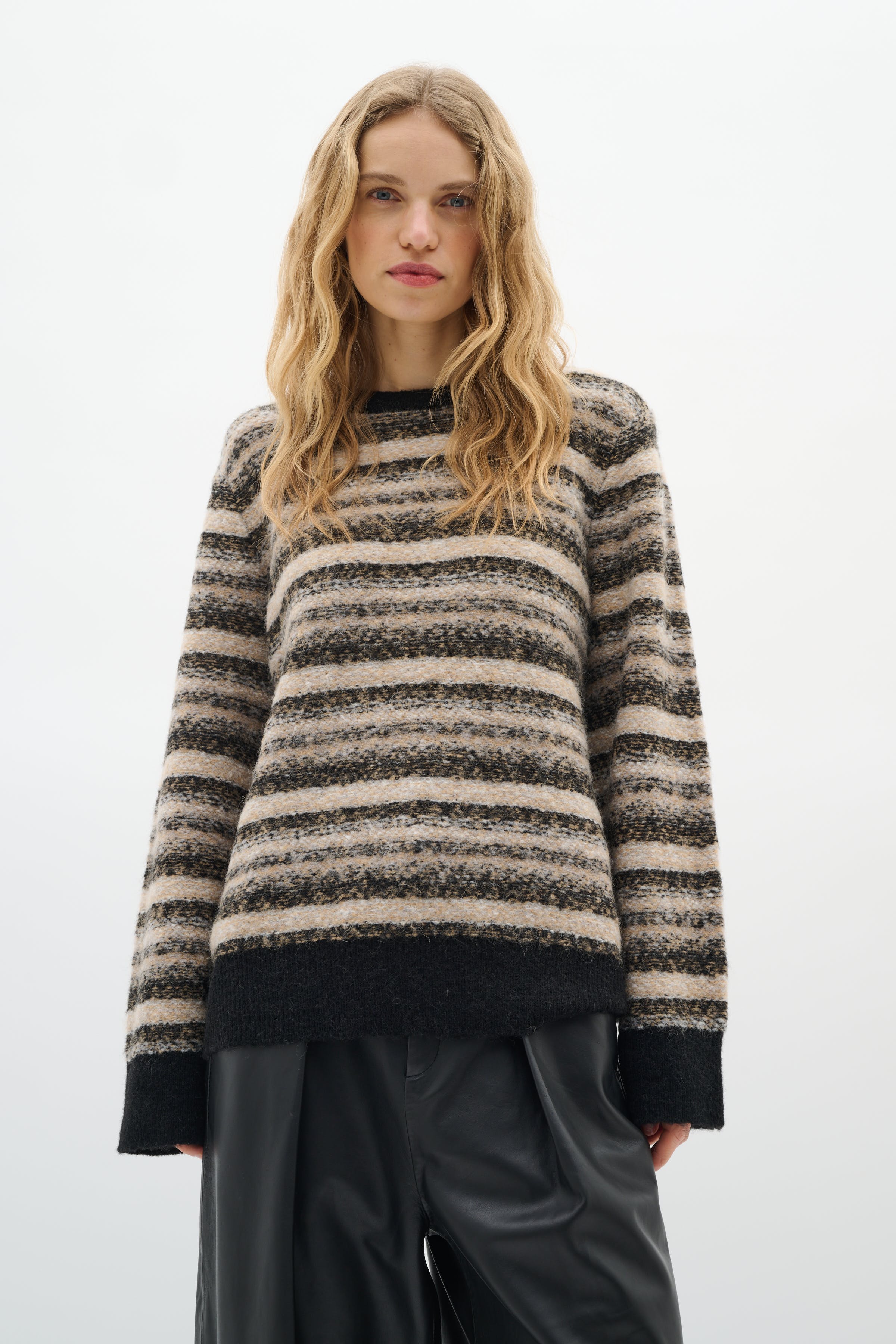 GilliaIW Pullover LOOKBOOK FRONT 30110928-304159