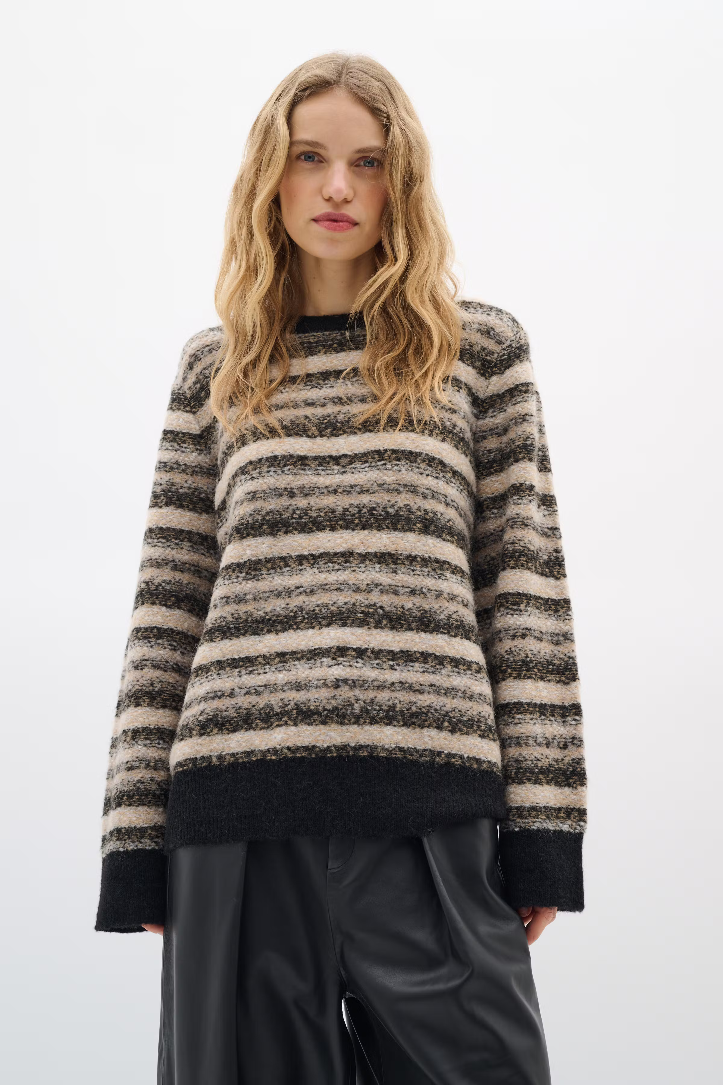 GilliaIW Pullover LOOKBOOK FRONT 30110928-304159