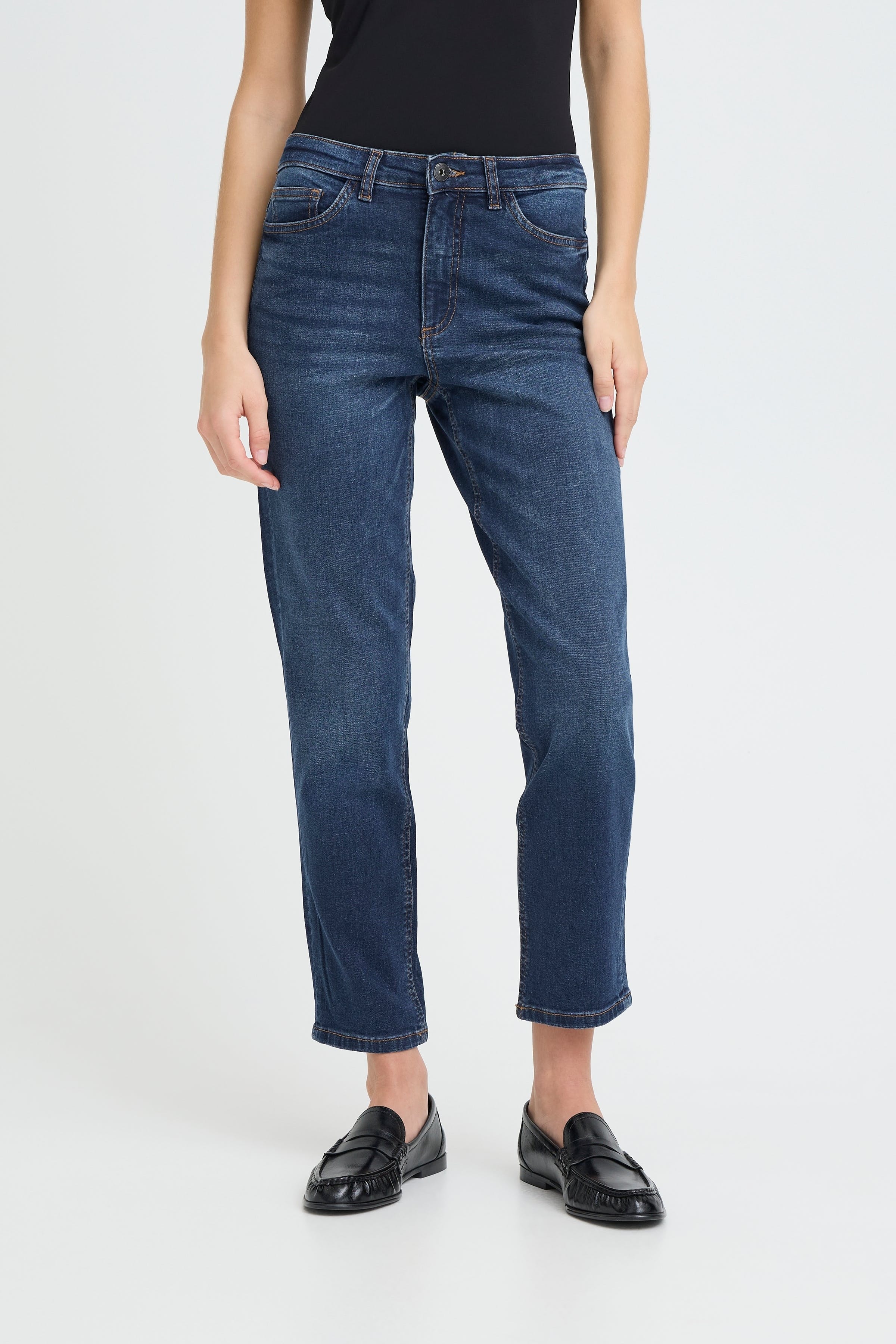 IHTWIGGY RAVEN Jeans LOOKBOOK FRONT 20110967-19038