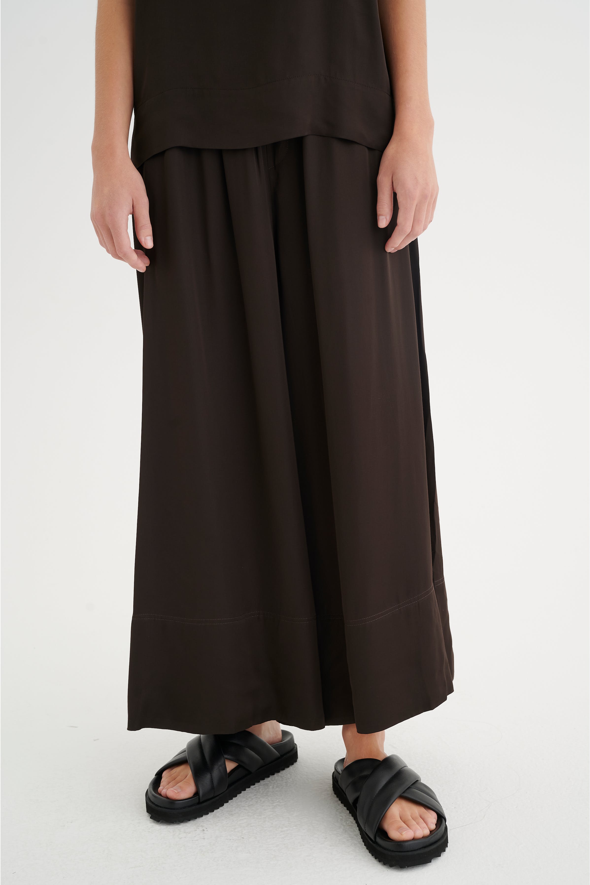 ValineIW Broek LOOKBOOK FRONT 30107232-191101