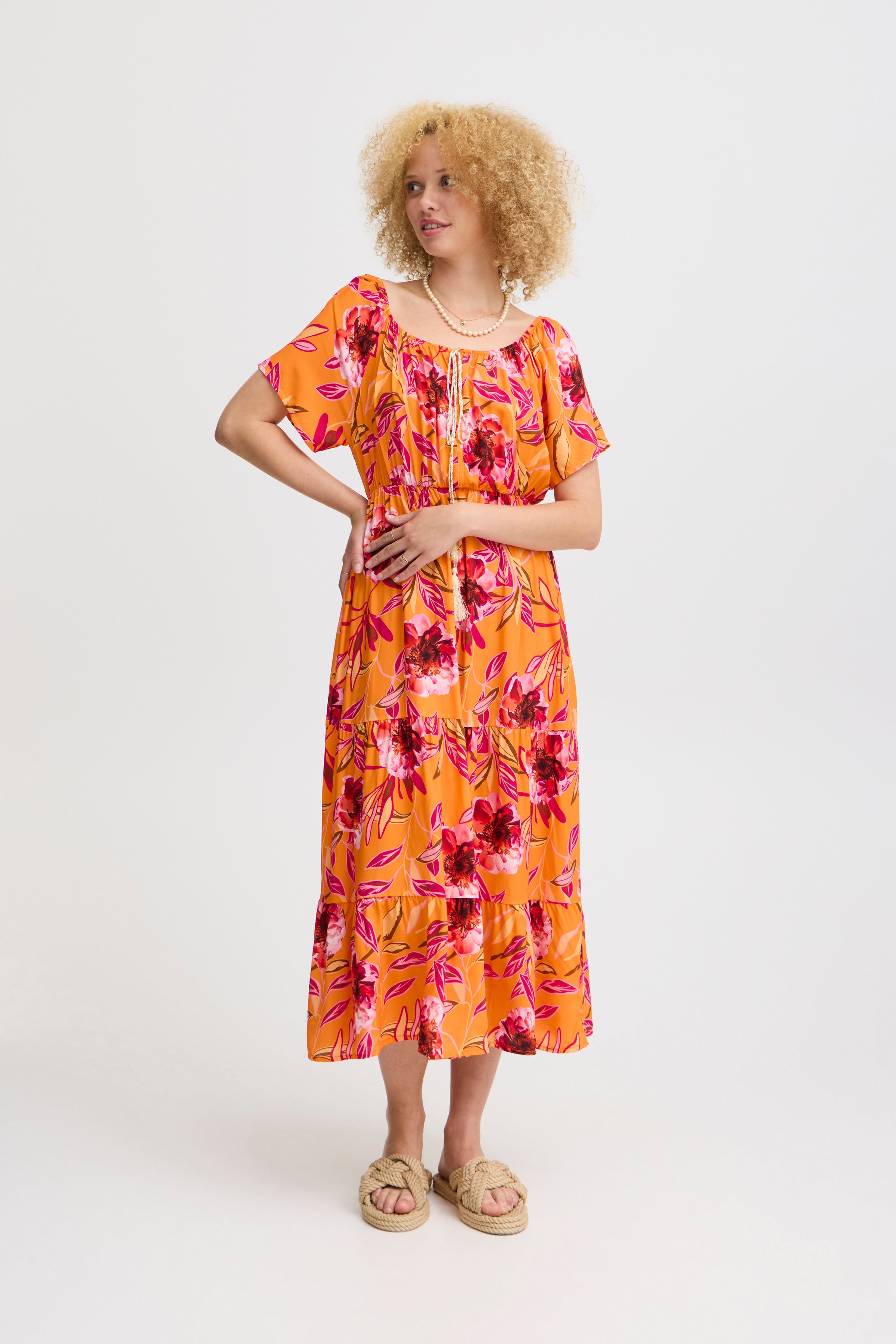 SBRACHA Kleid LOOKBOOK FRONT 22100662-161360