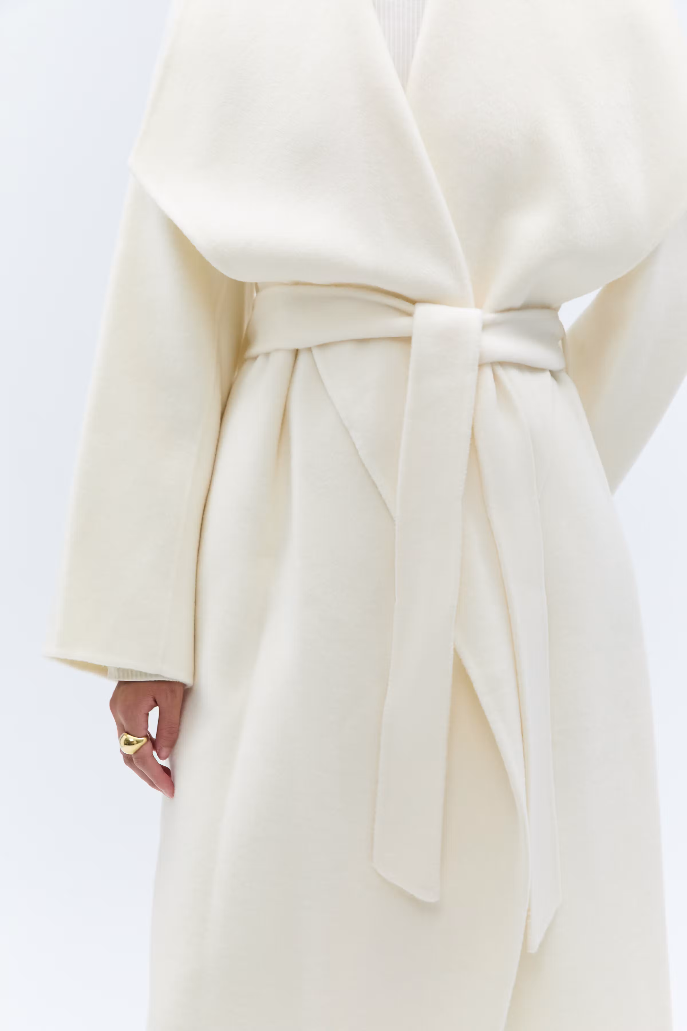 IOCarrieRoseCoatWhite Coat LOOKBOOK DETAIL 30600813-WH015