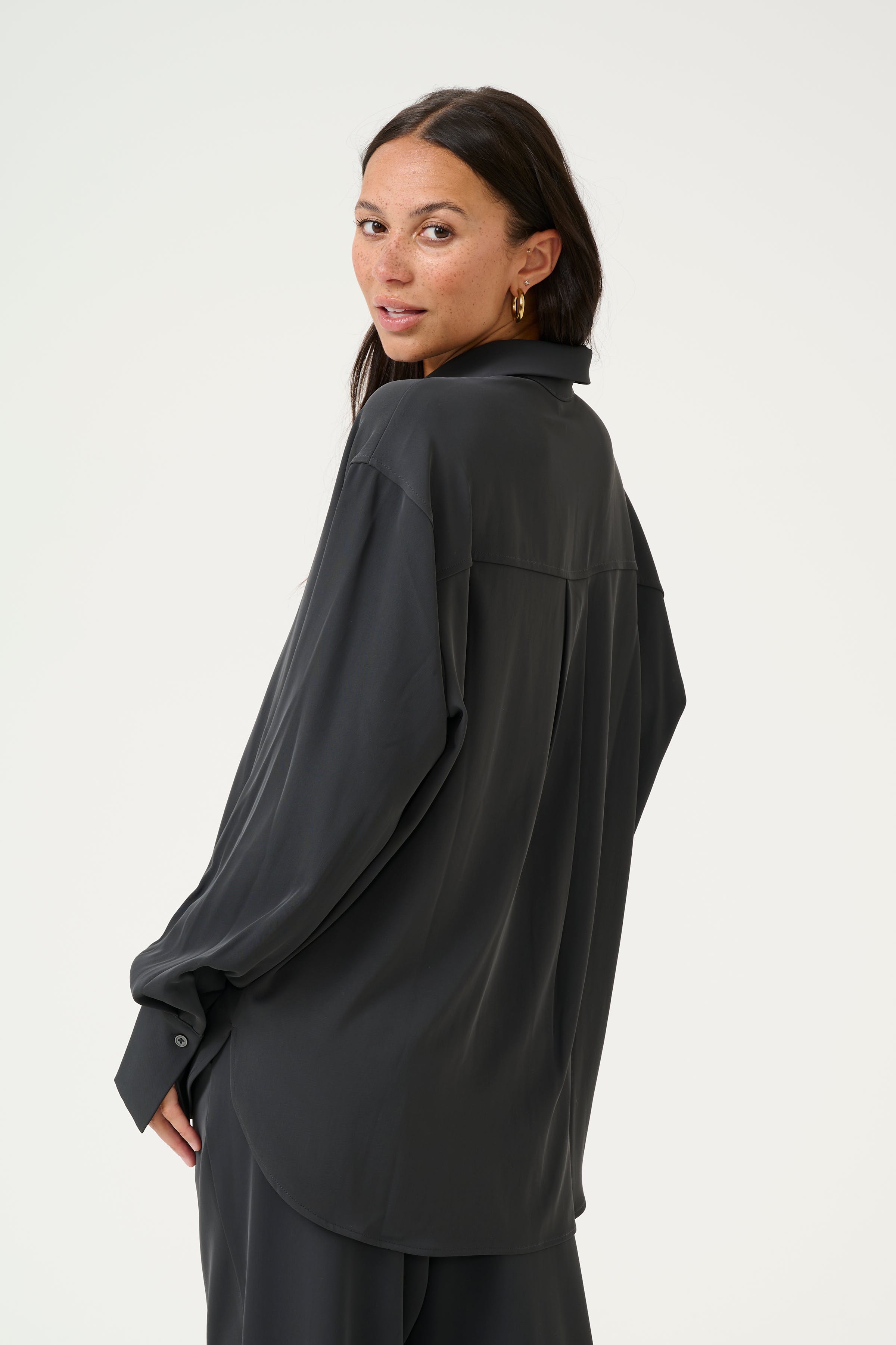 KAsigna Shirt LOOKBOOK BACK 10509222-190205