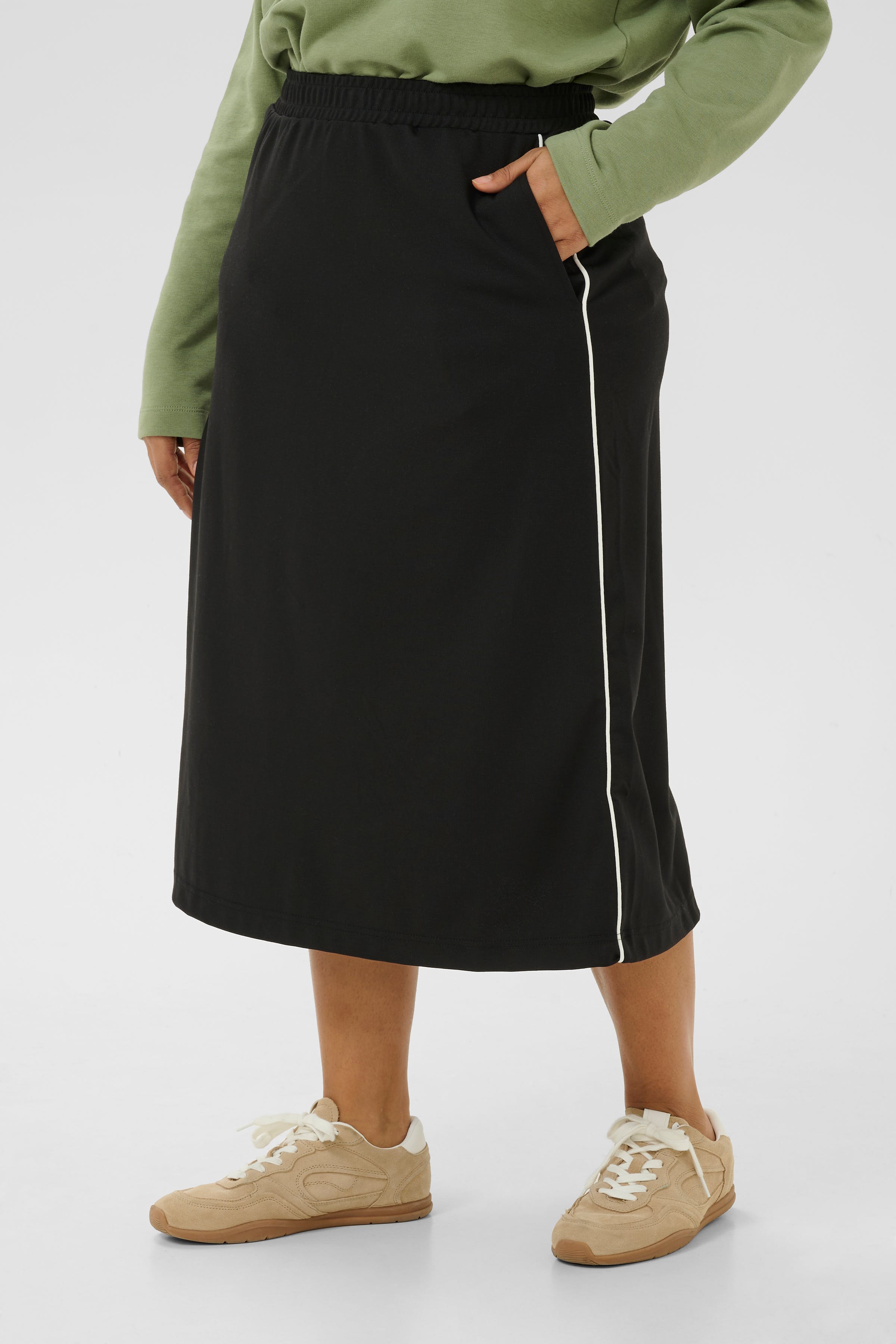 KCjenna Skirt LOOKBOOK FRONT 10583526-100121