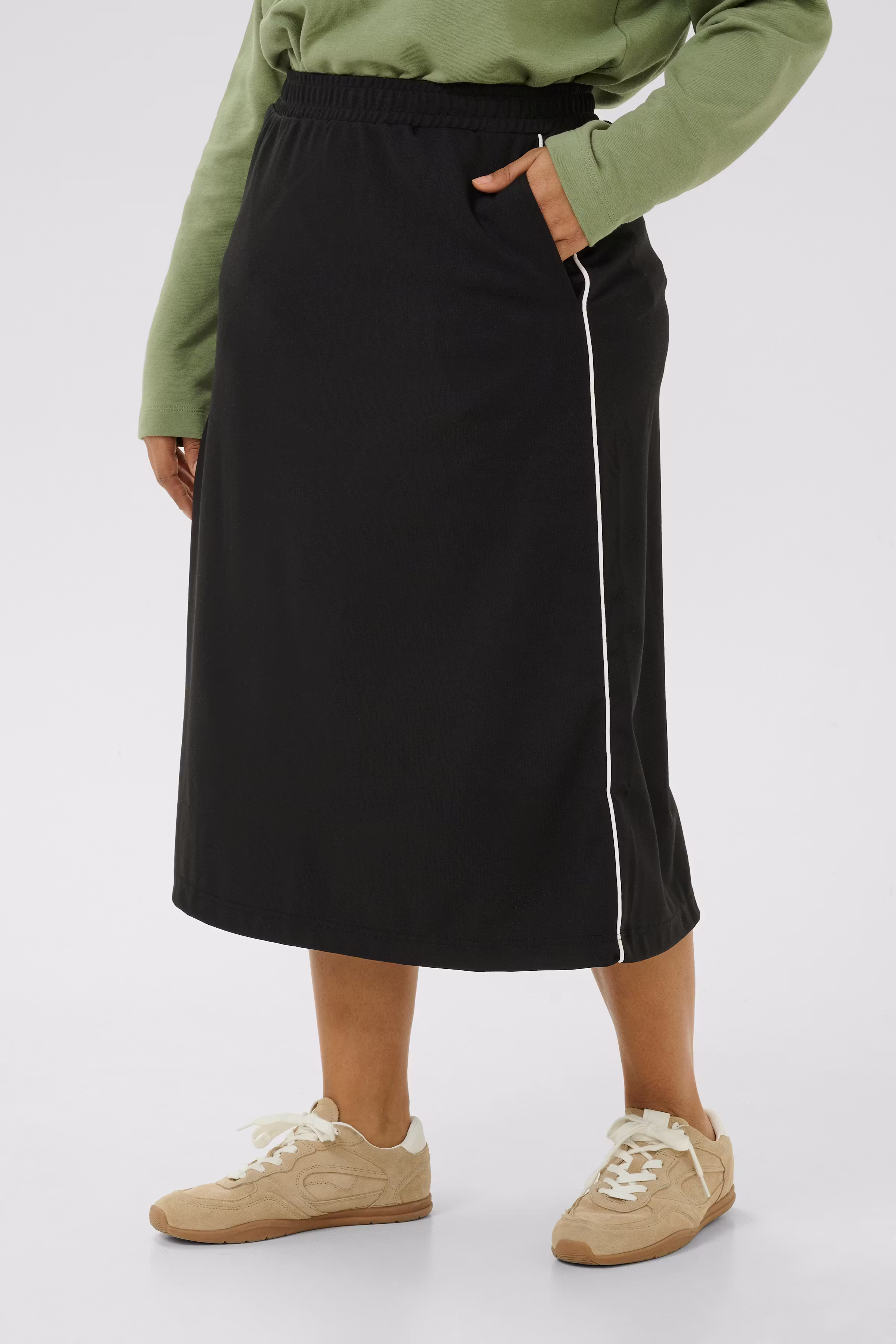 KCjenna Skirt LOOKBOOK FRONT 10583526-100121