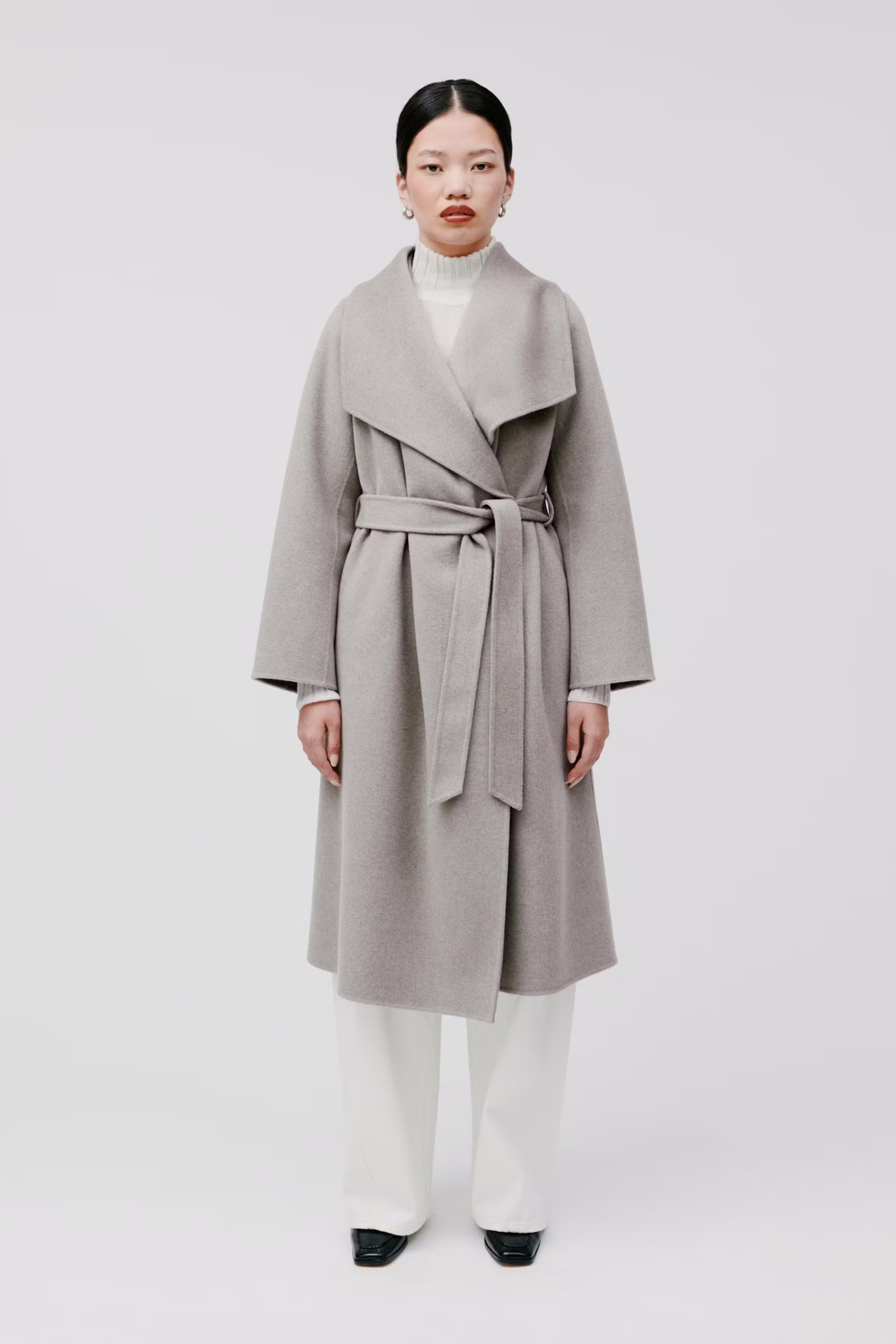 CARRIE ROSE Mantel LOOKBOOK FRONT 30600562-BE457