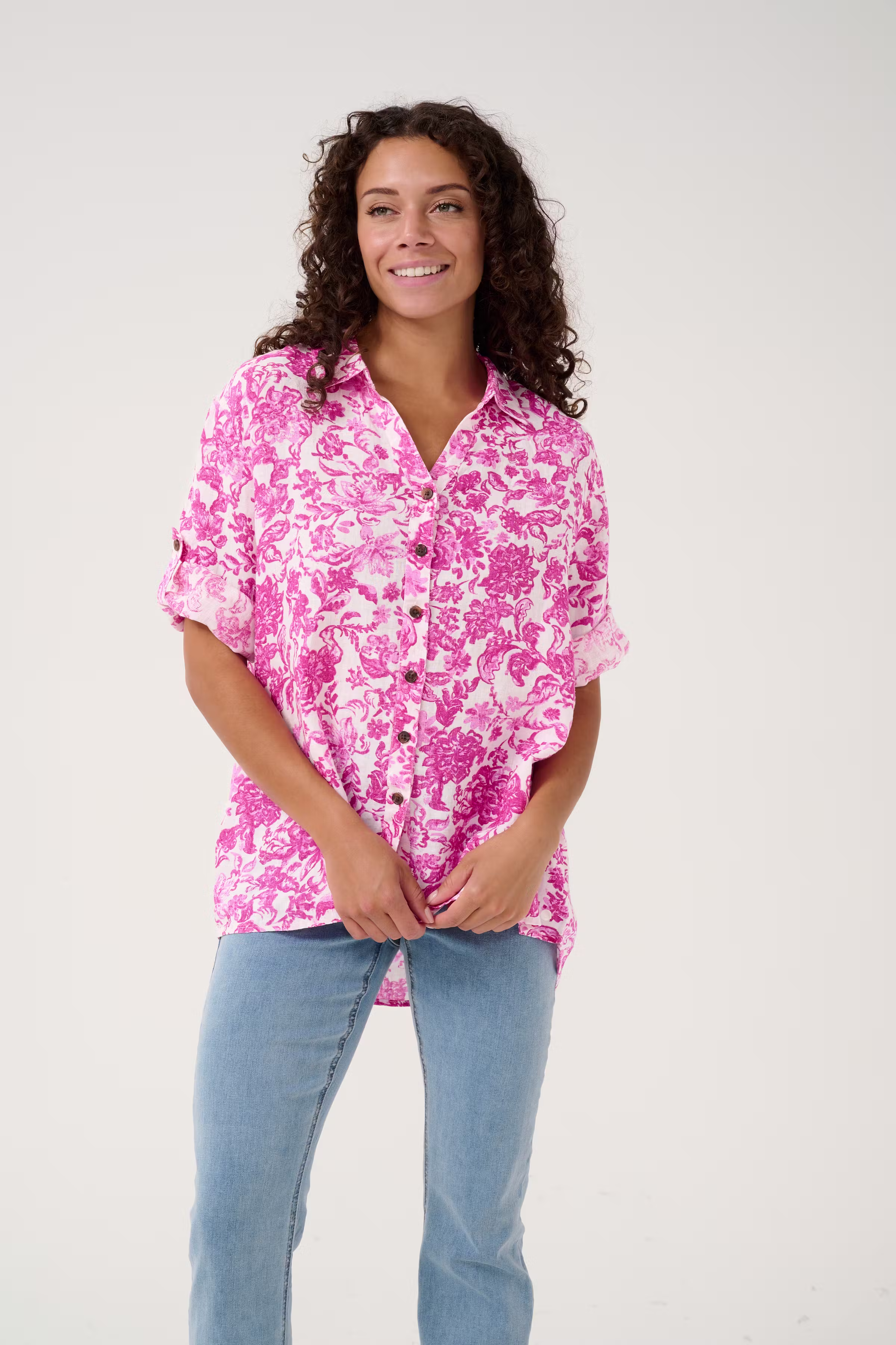 CRBellis Linen Shirt LOOKBOOK FRONT 10612267-105997