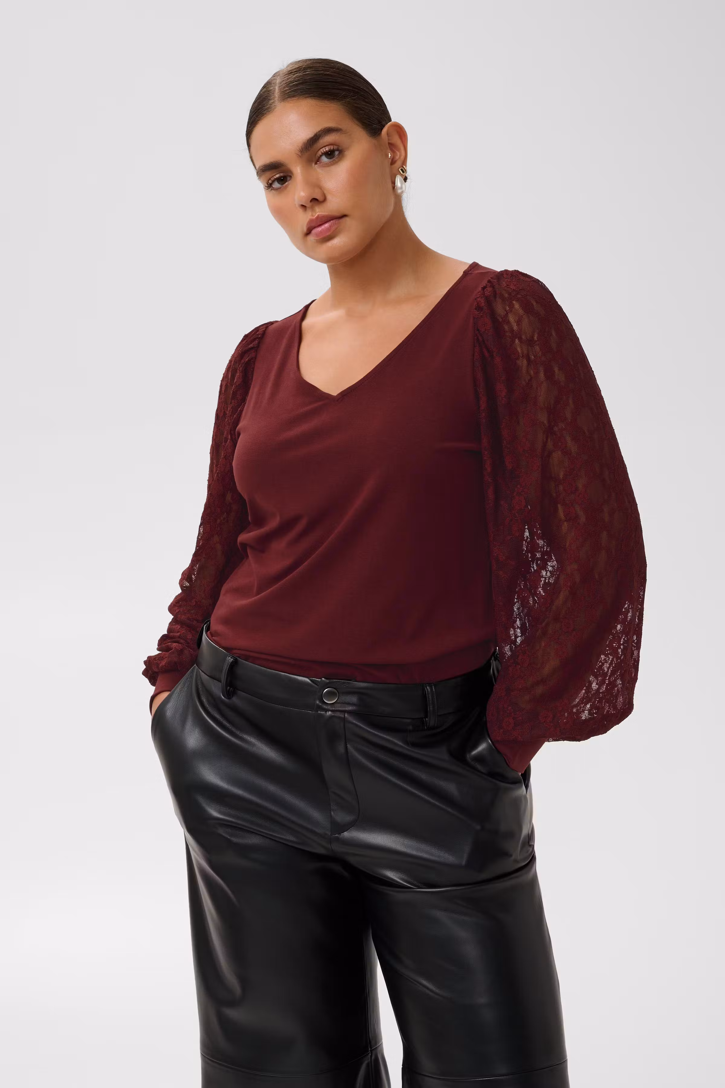 KCleona Blouse LOOKBOOK FRONT 10584591-191525
