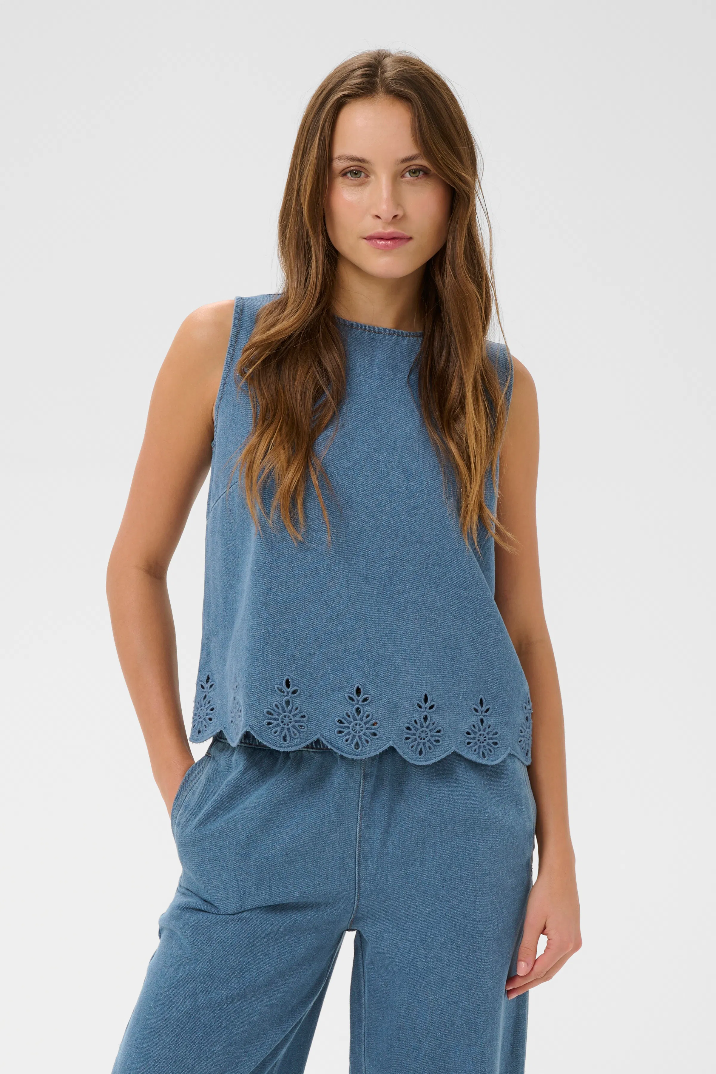 RozlynnSZ Blouse in medium blue denim colour
