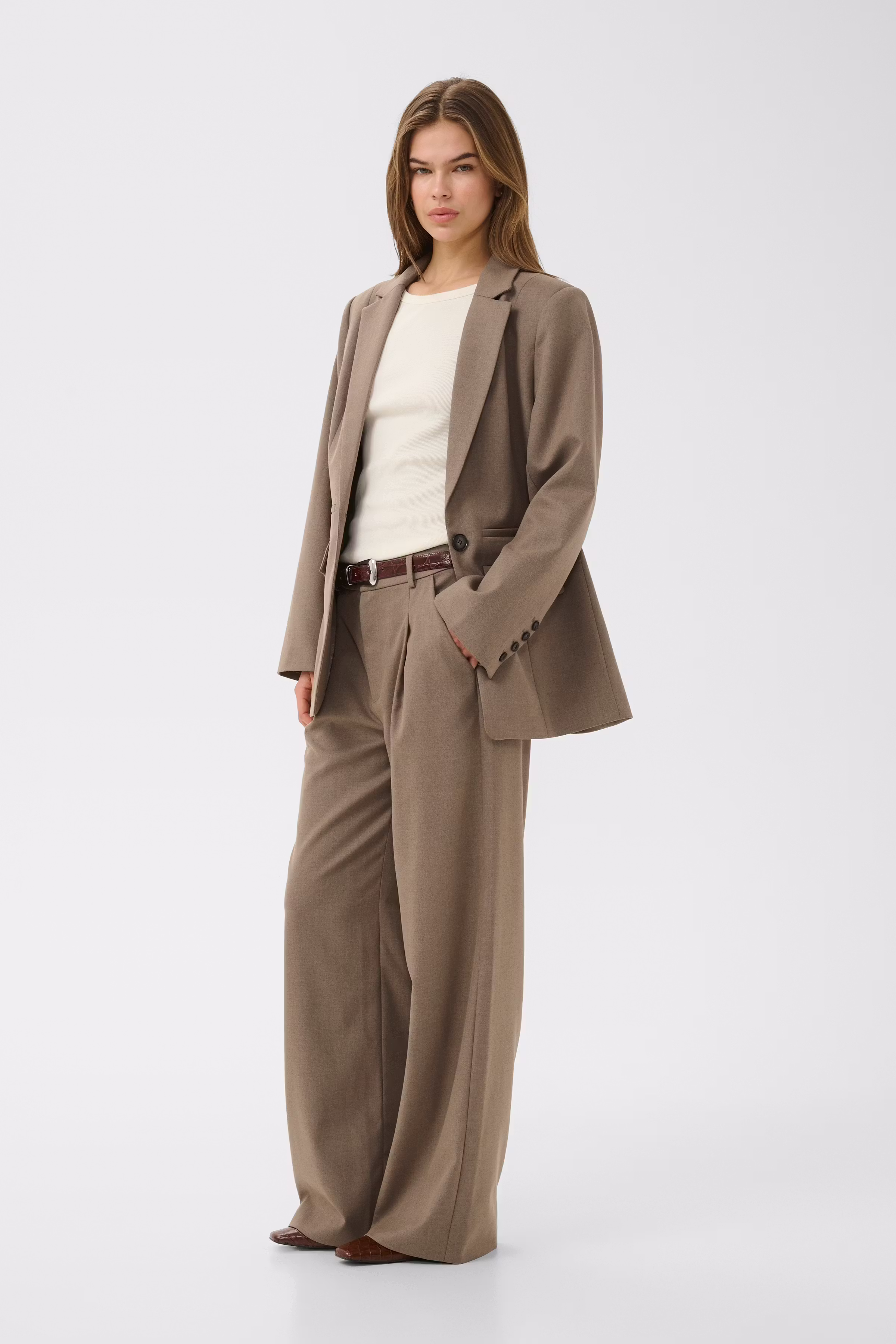 GZpaula Blazer LOOKBOOK FRONT 10910914-106856