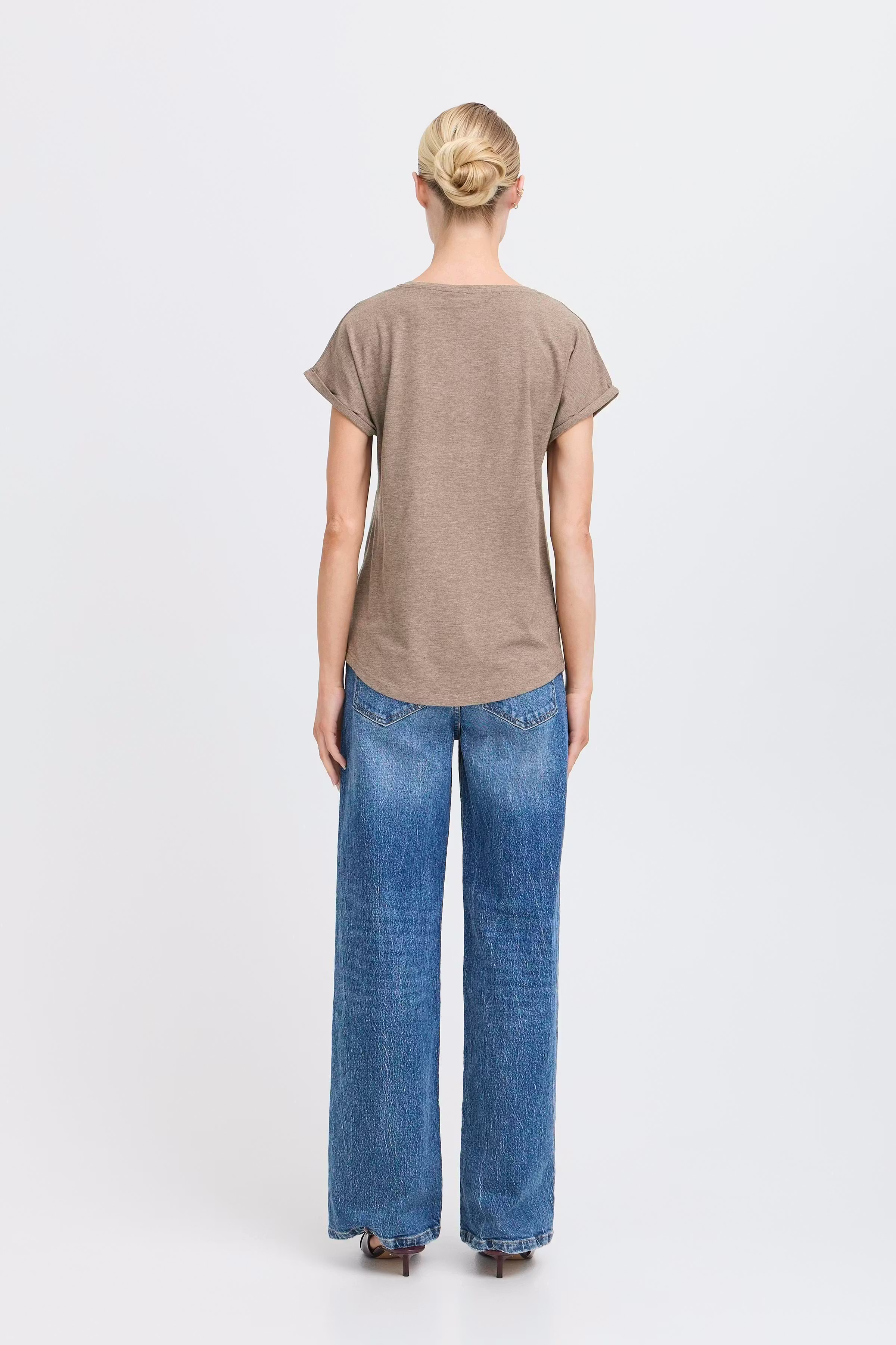 BYPamila T-shirt LOOKBOOK BACK 20804205-1811121