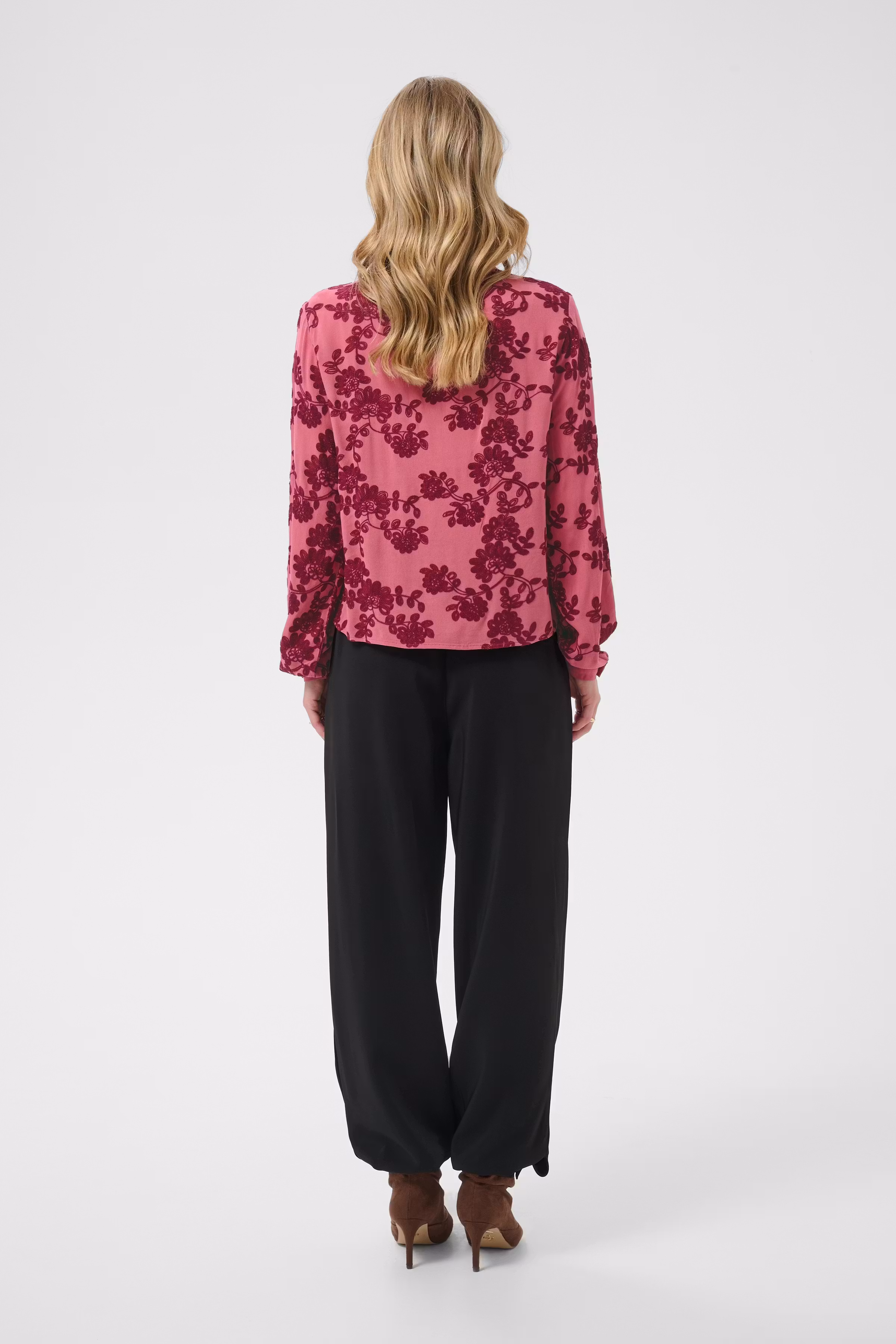 CRRuby Blouse LOOKBOOK BACK 10615333-109957