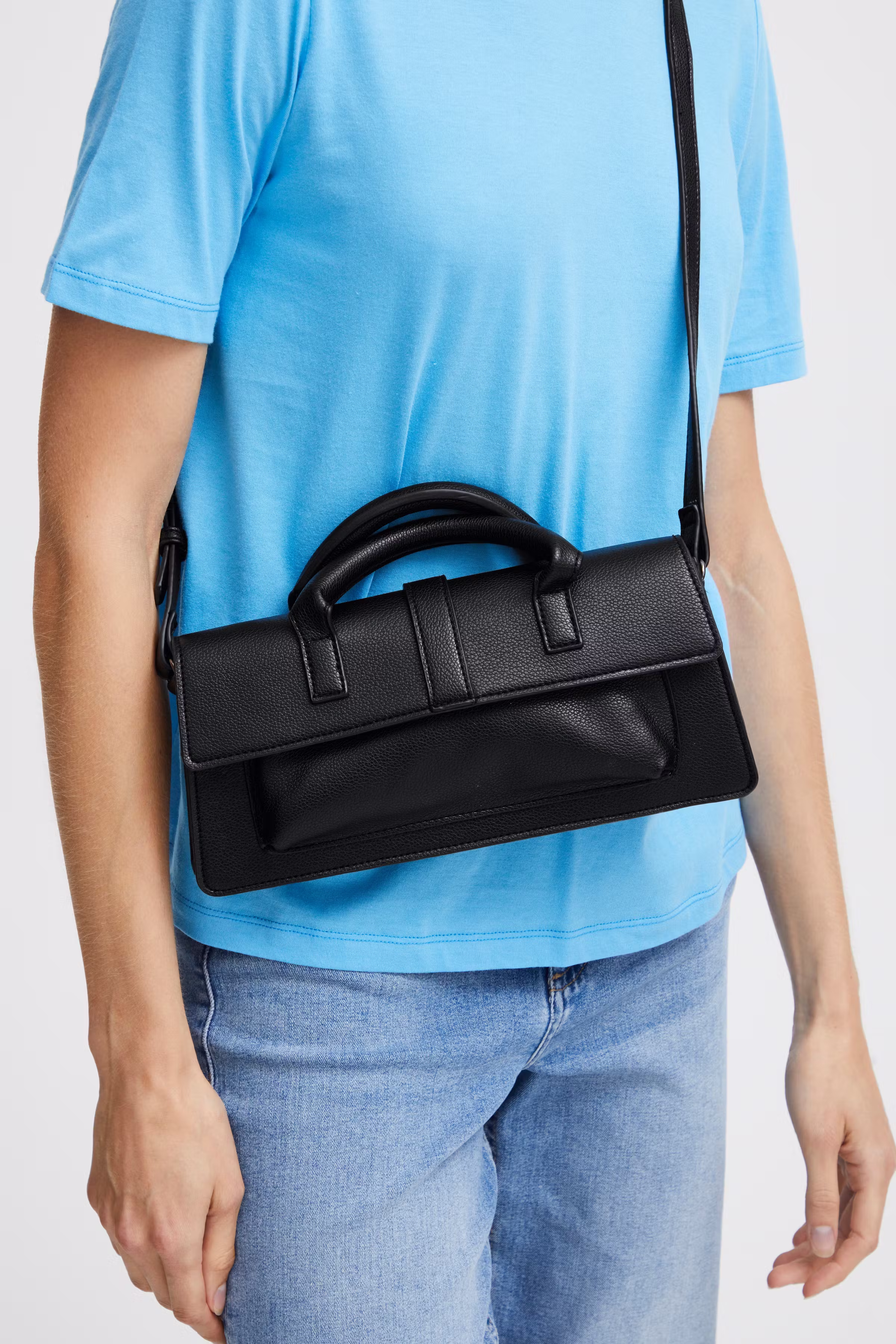 IAFRIDA Tasche LOOKBOOK FRONT 20120547-194008