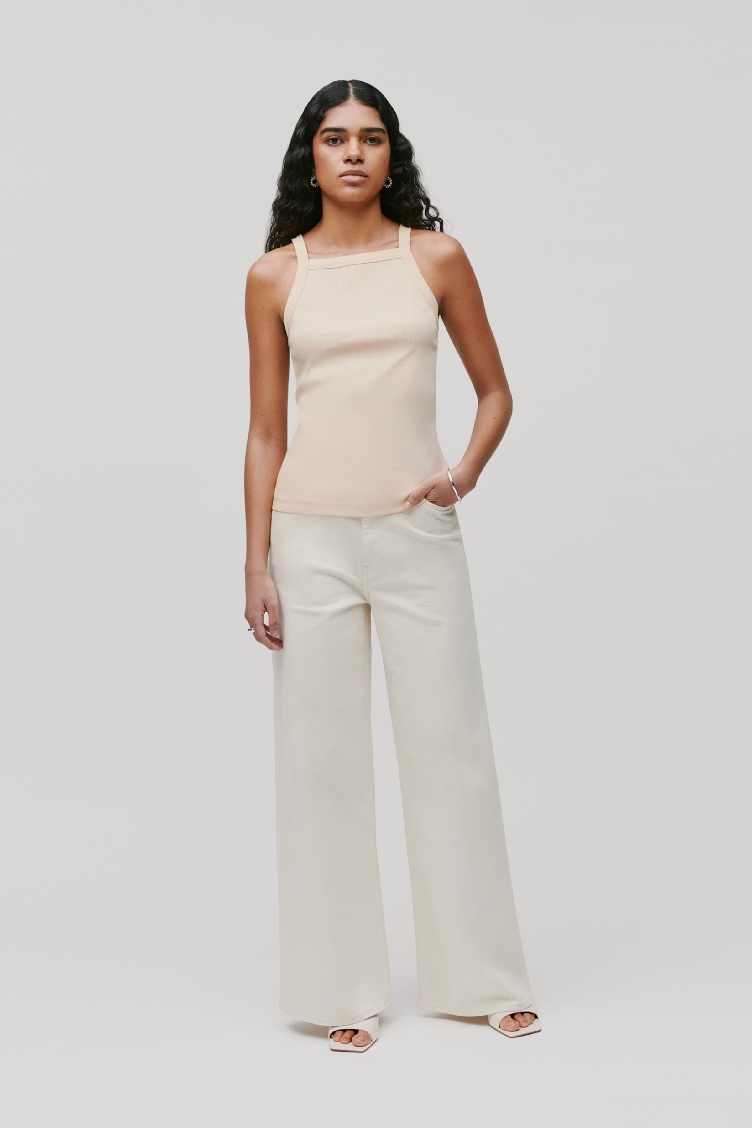 KLARA TOP LOOKBOOK FRONT 30600548-YE031