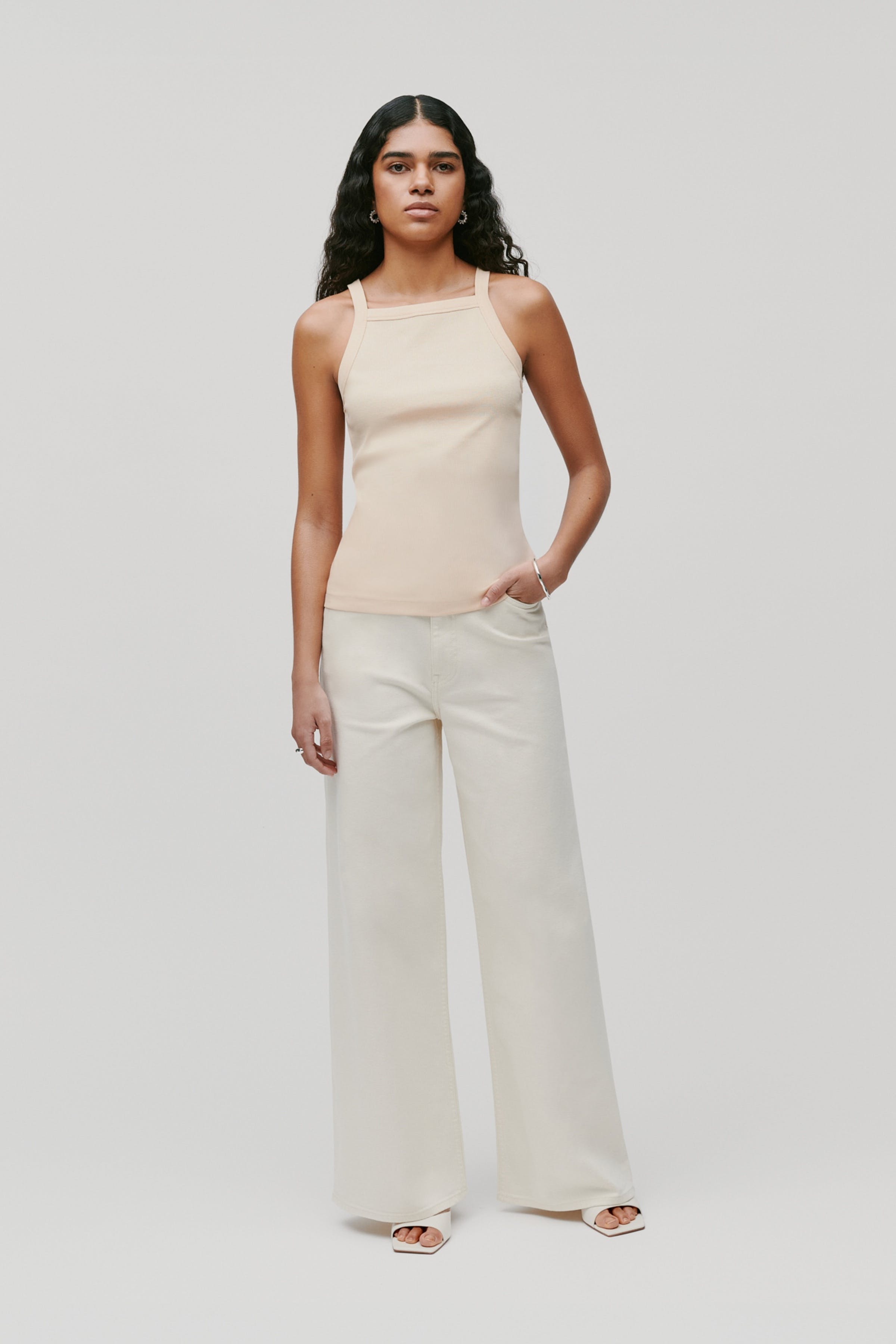 KLARA TOP LOOKBOOK FRONT 30600548-YE031