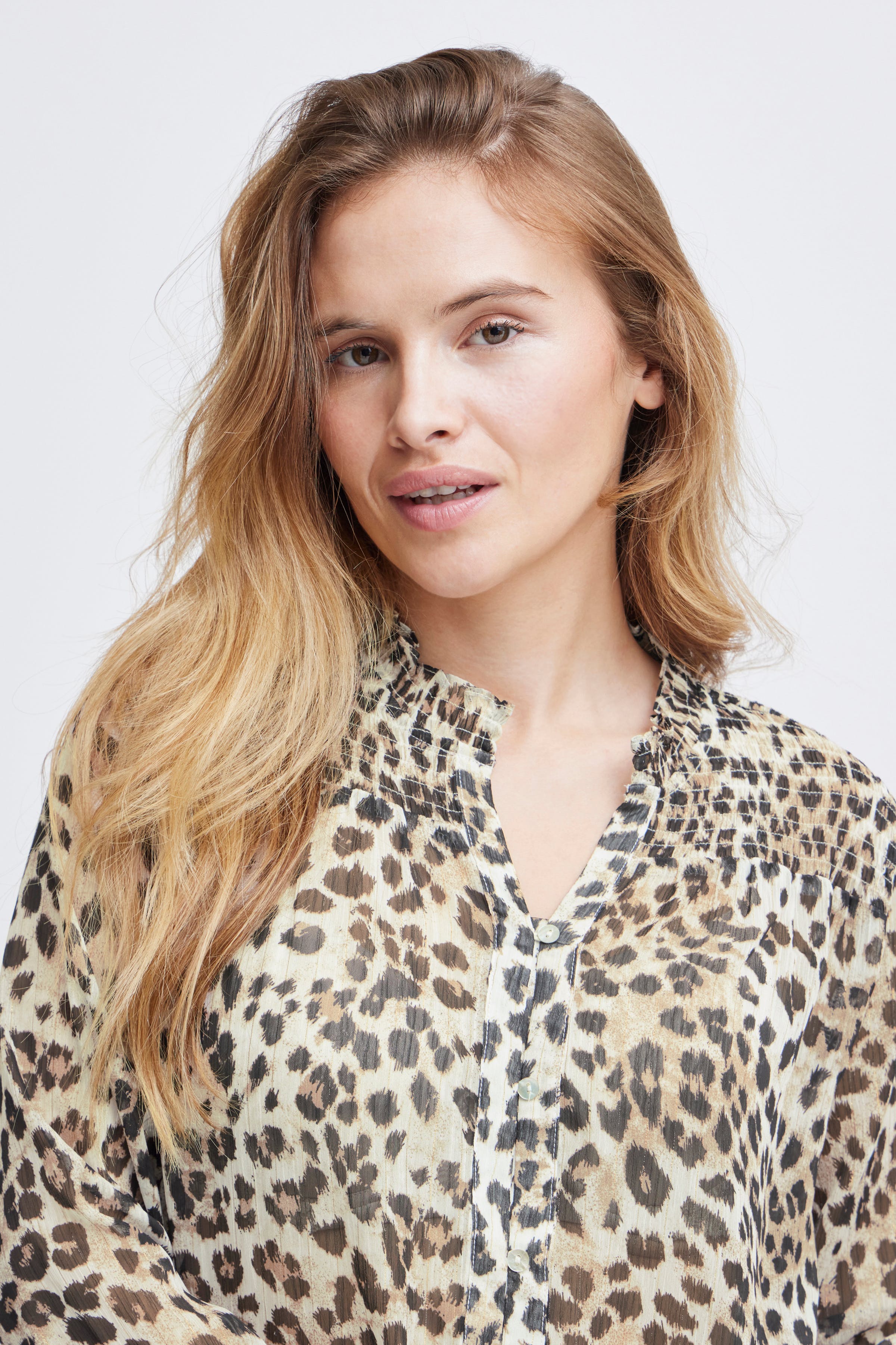 PXSAGA Bluse LOOKBOOK DETAIL 50208575-200143