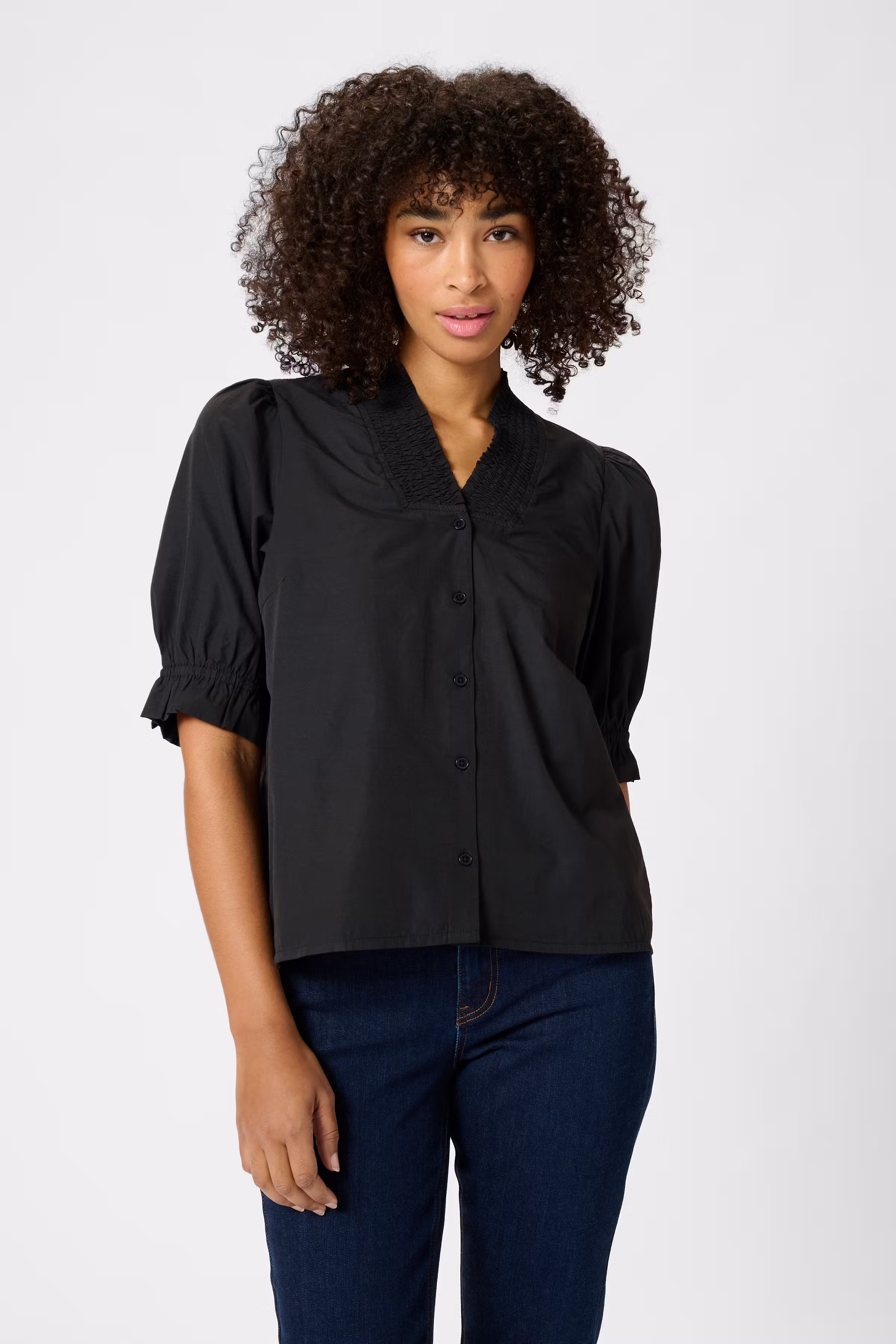 KAmaia Bluse LOOKBOOK FRONT 10509665-100121