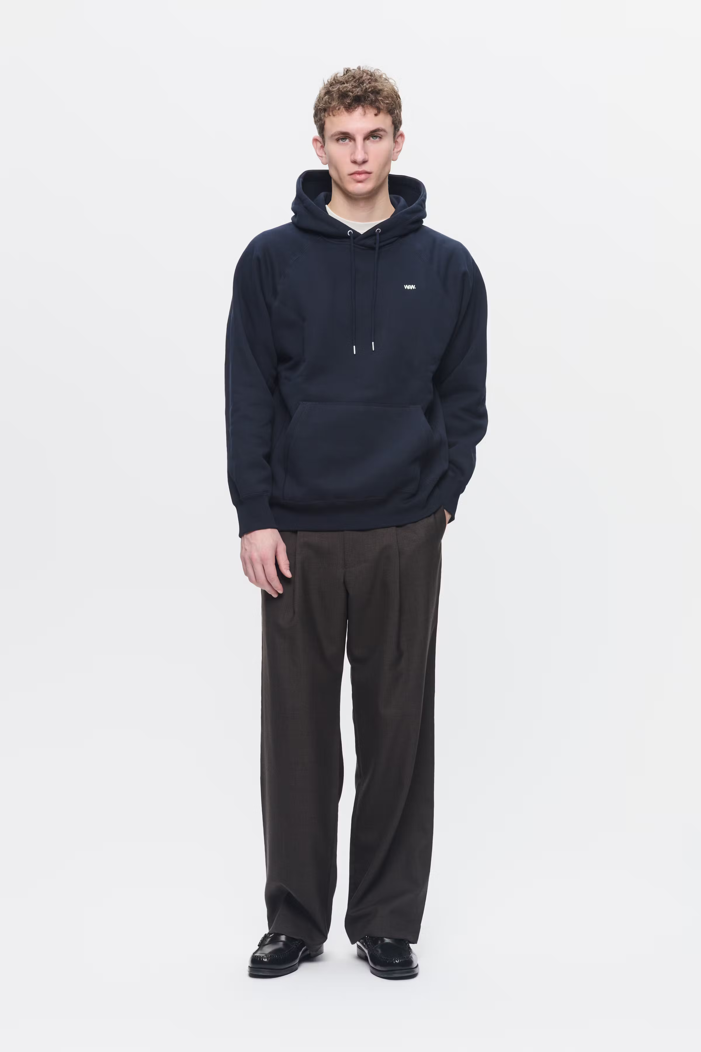 WWEssential Fred Sweatshirt LOOKBOOK FRONT 30250243-W7000
