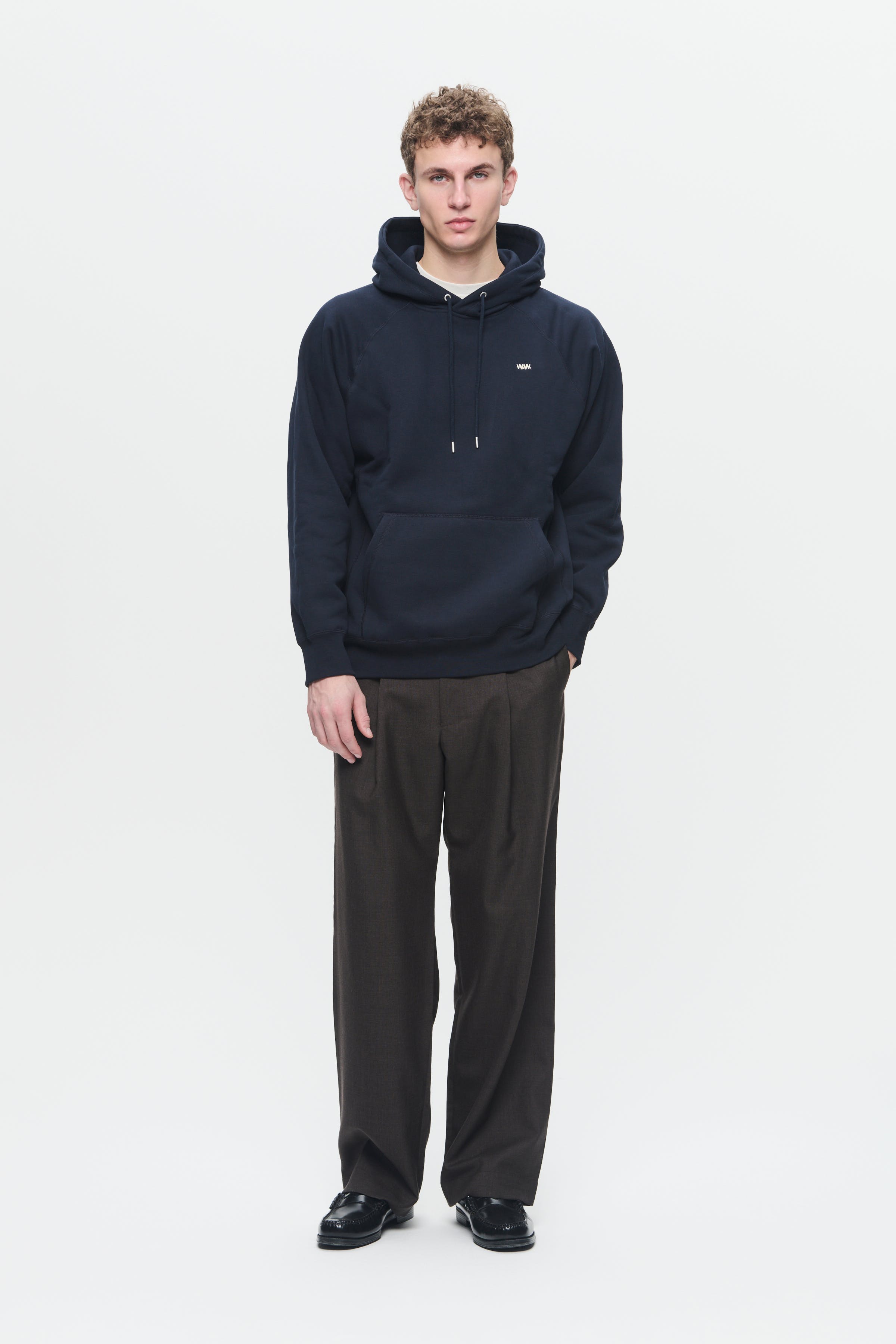 WWEssential Fred Sweatshirt LOOKBOOK FRONT 30250243-W7000