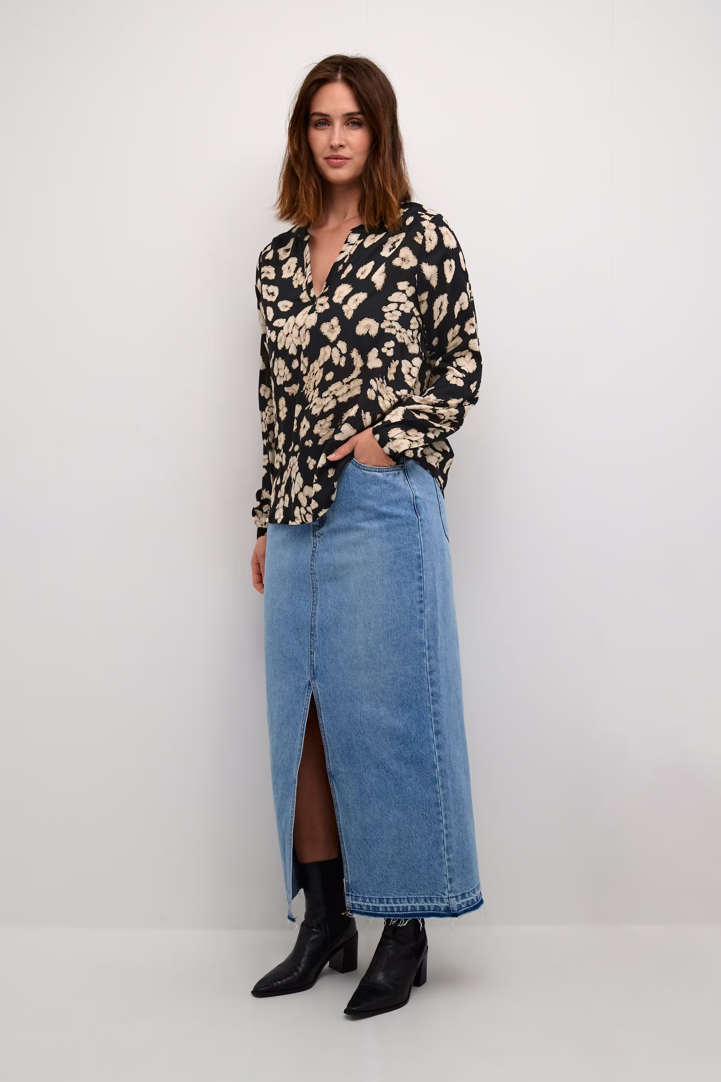 KAbeathe Blouse LOOKBOOK FRONT 10508895-106181