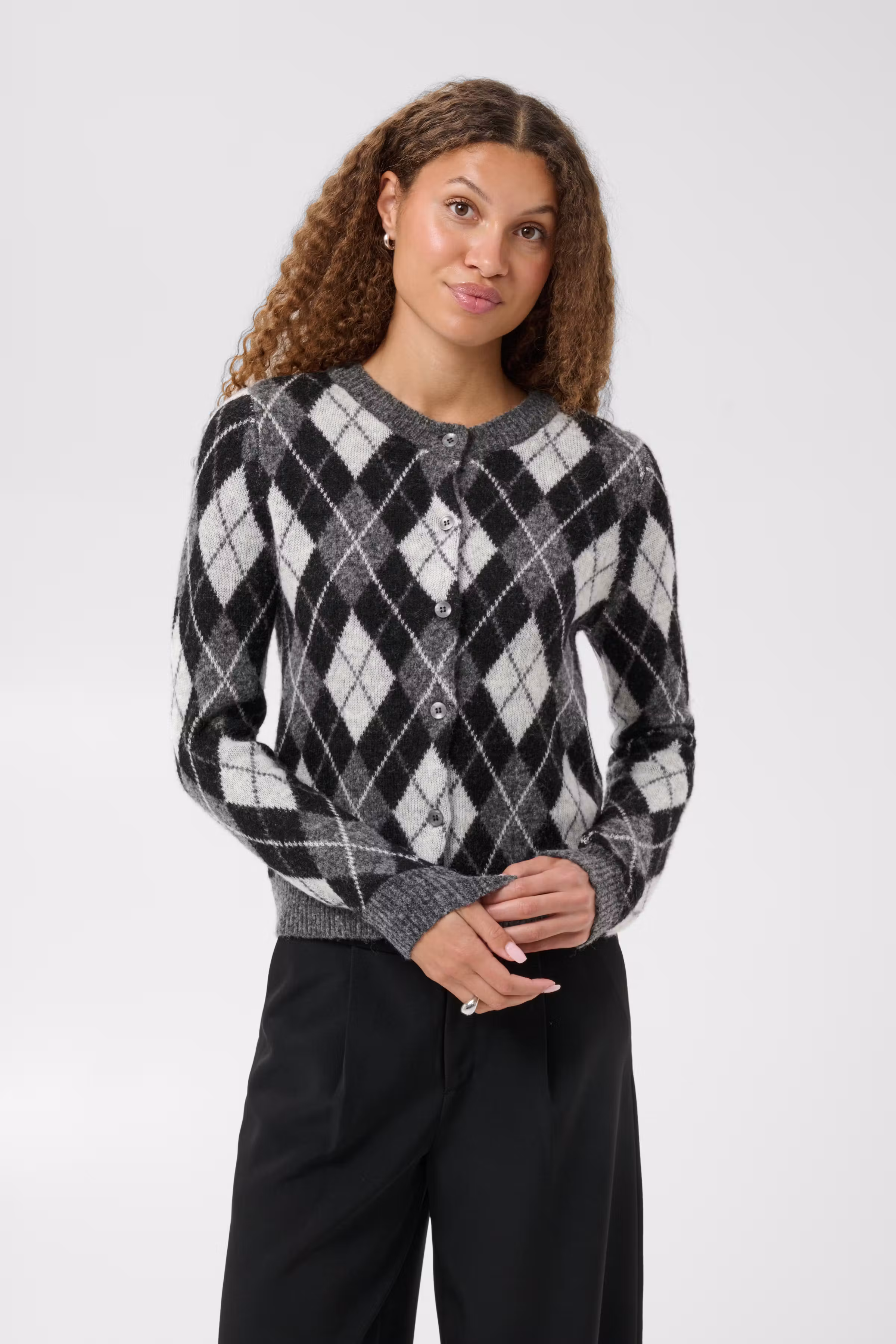 KAharlow Cardigan LOOKBOOK FRONT 10512423-1000008
