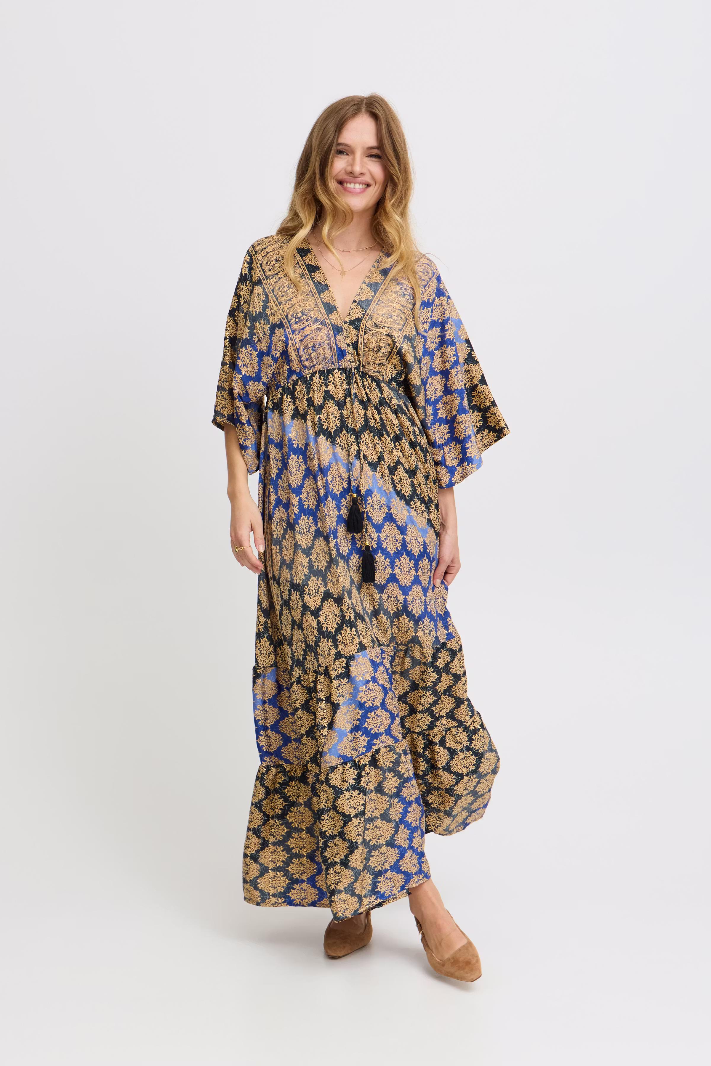 SBABEL Kjole LOOKBOOK FRONT 22100516-193923