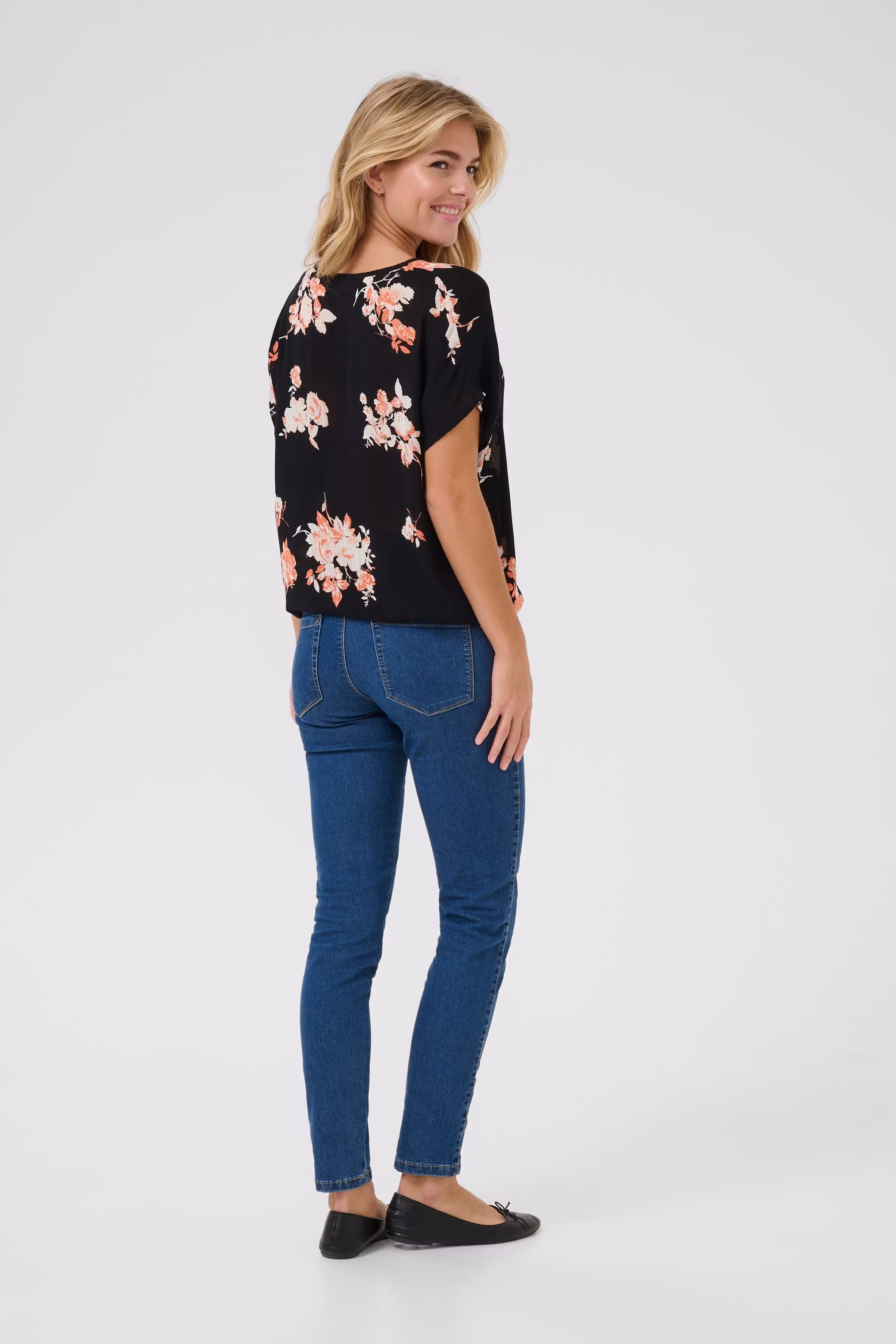 KAamber Bluse LOOKBOOK BACK 10508257-107768