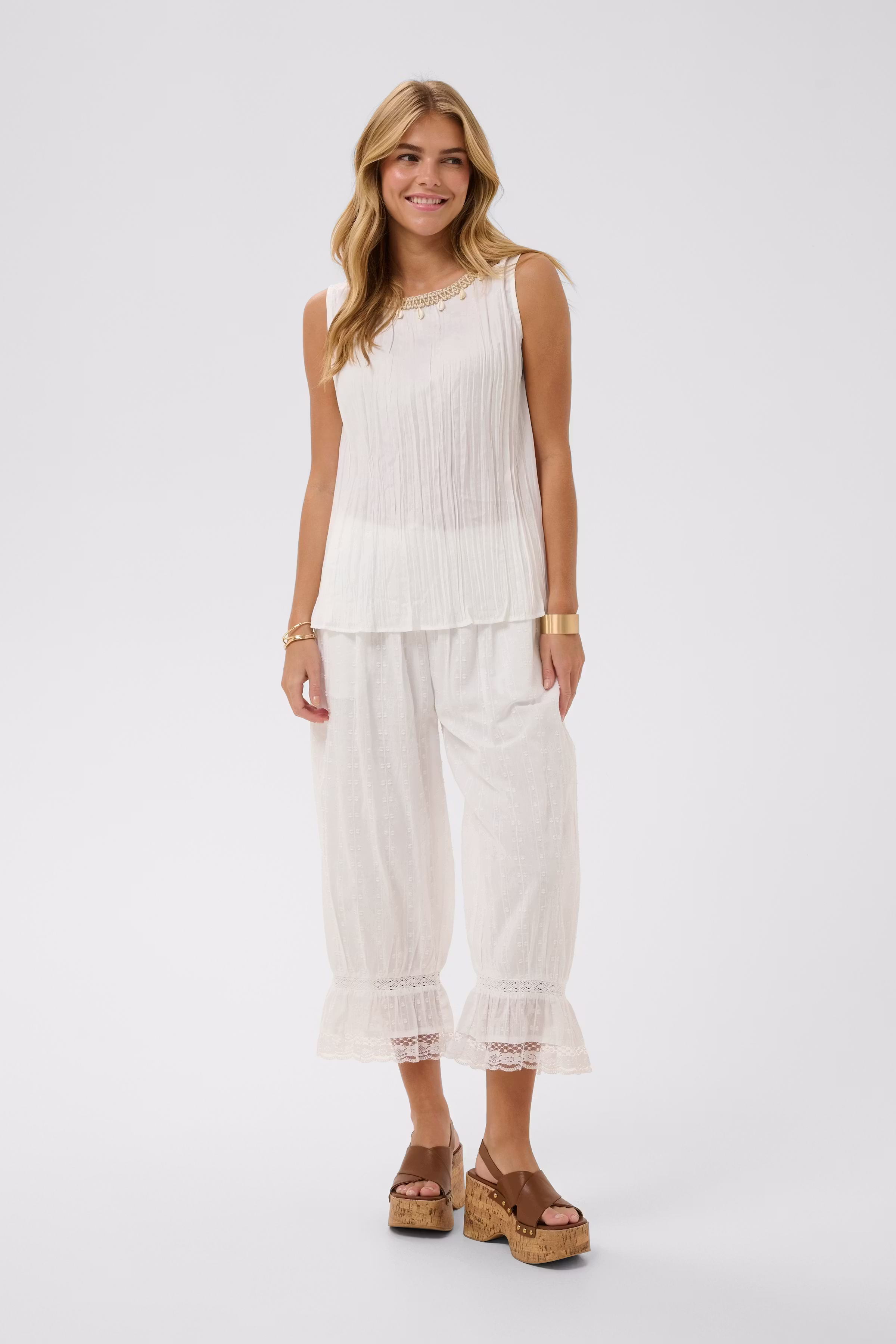 CRRonja Bluse LOOKBOOK FRONT 10615069-110602