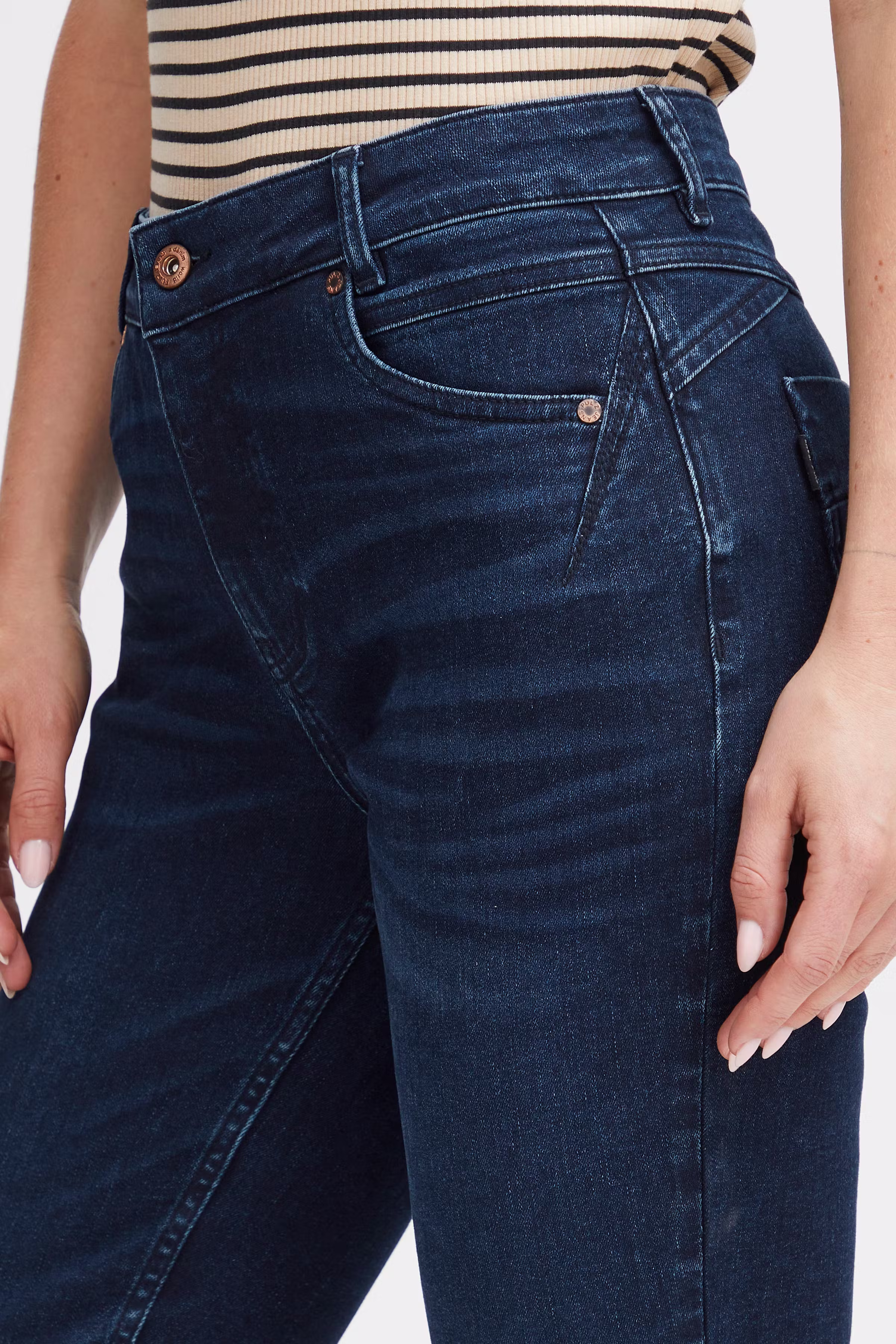 PZCARMEN Jeans LOOKBOOK DETAIL 50207826-201334