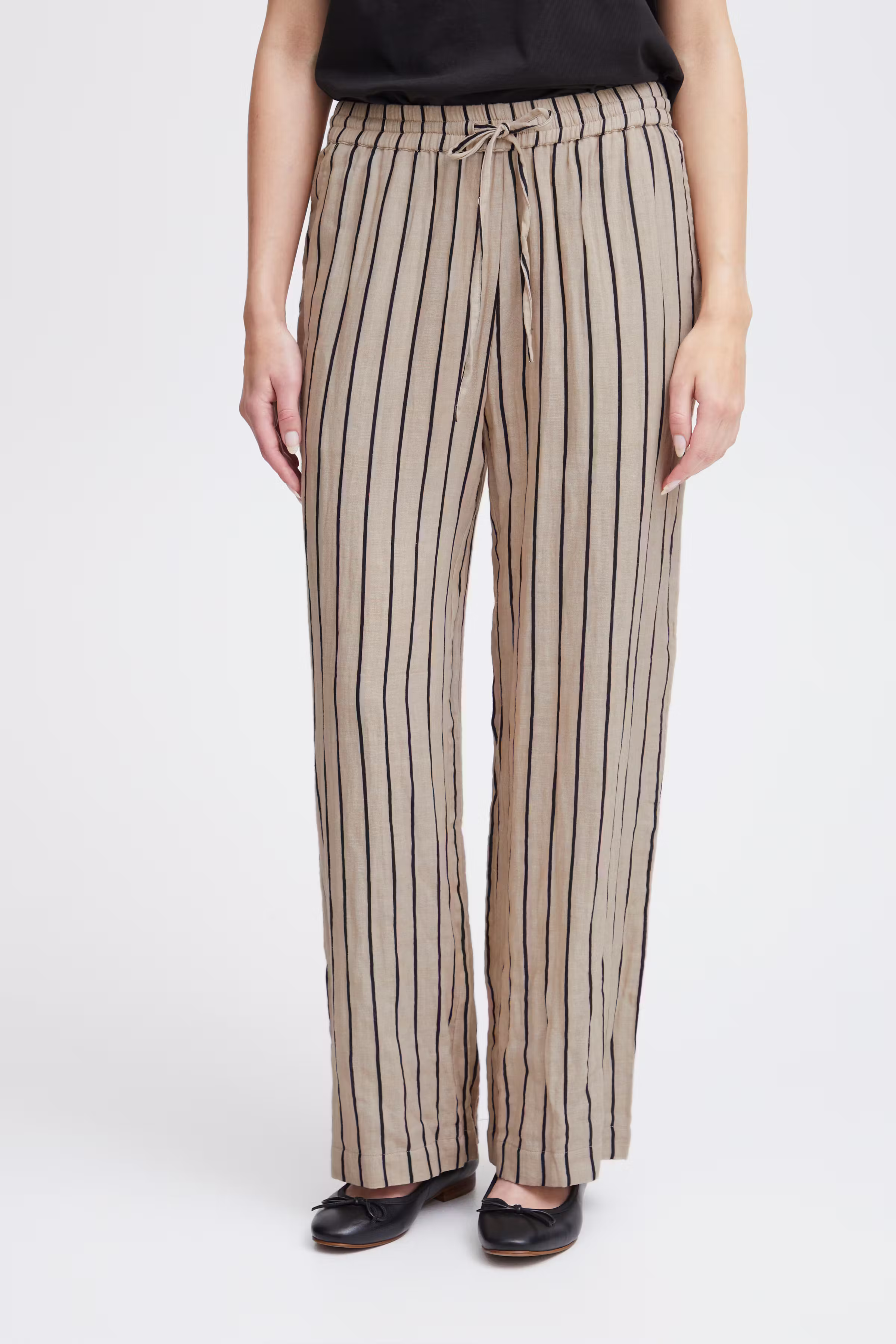 IAFOXA Bukser LOOKBOOK FRONT 20121645-202985