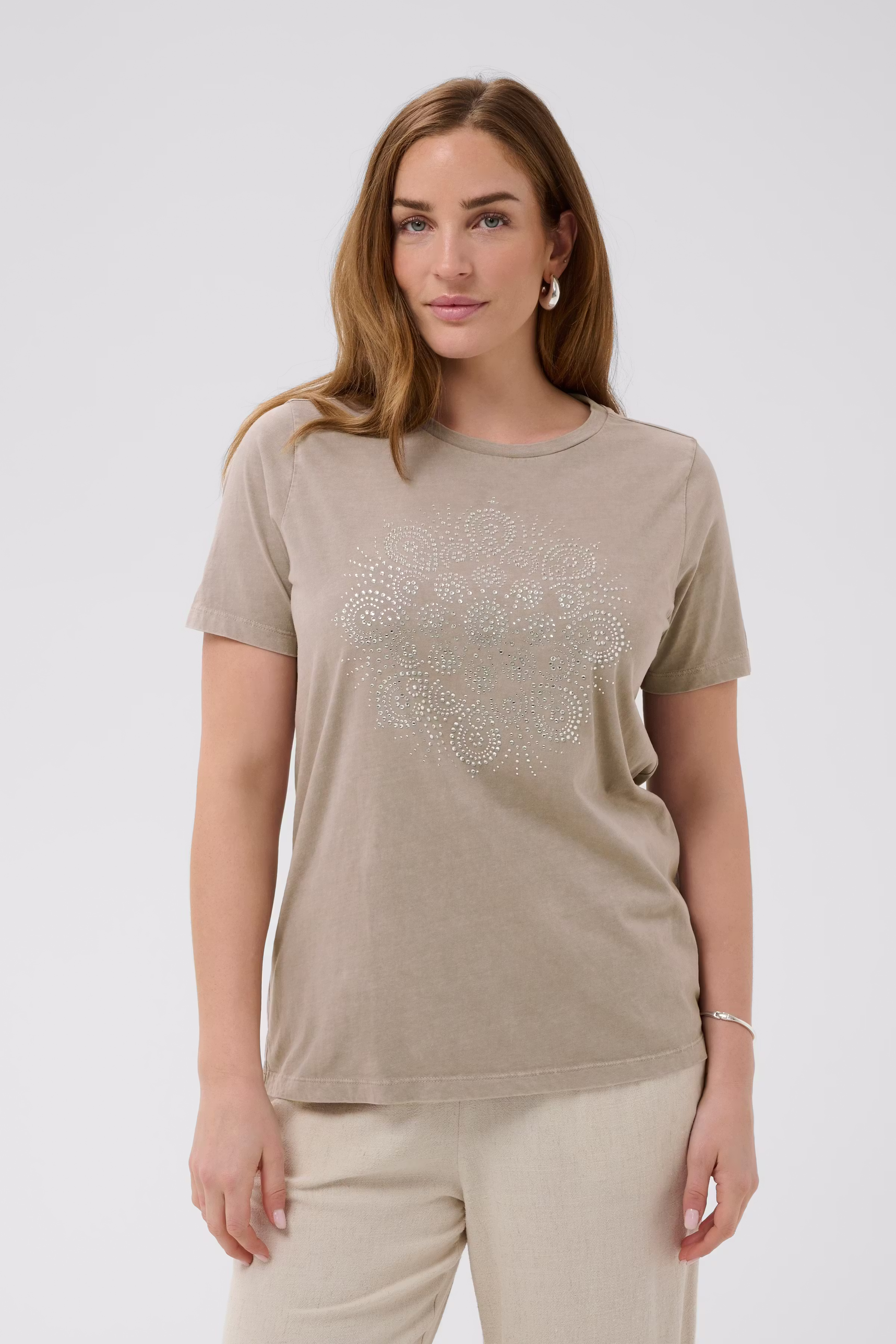 BPnorah T-shirt LOOKBOOK FRONT 40200122-1614071