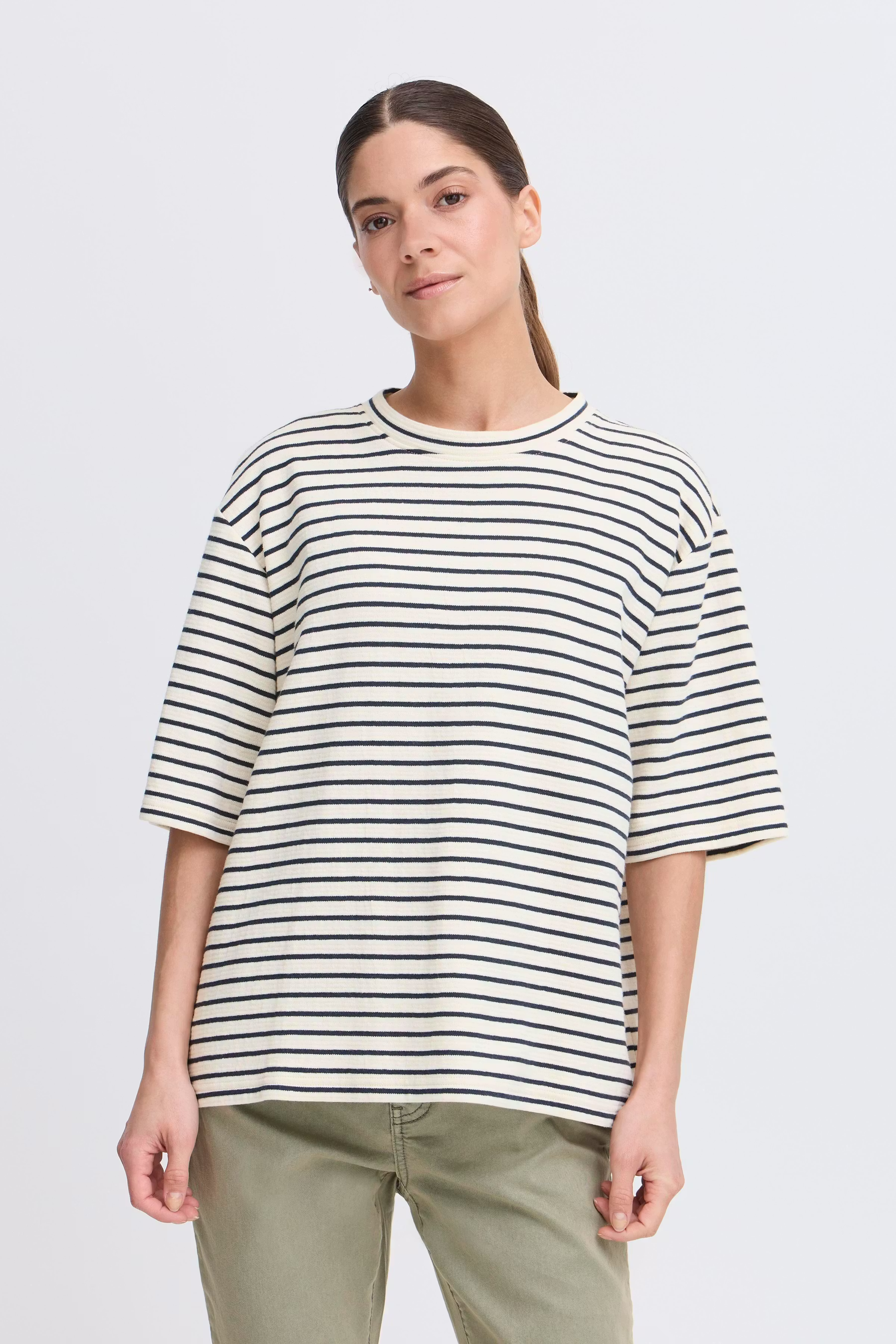 PZLILIANA T-shirt LOOKBOOK FRONT 50208763-204754