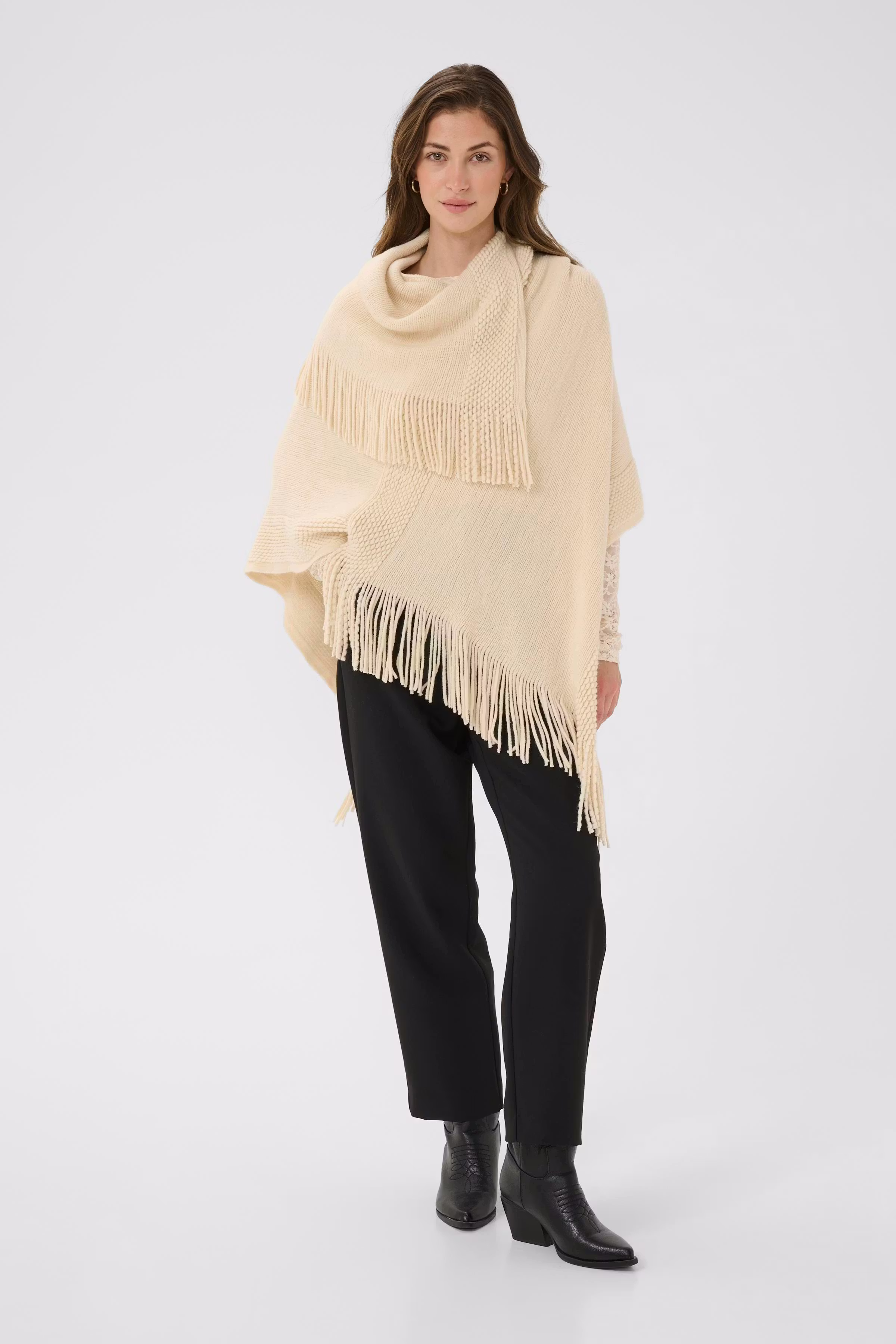 CRSivas Poncho LOOKBOOK FRONT 10614279-130905