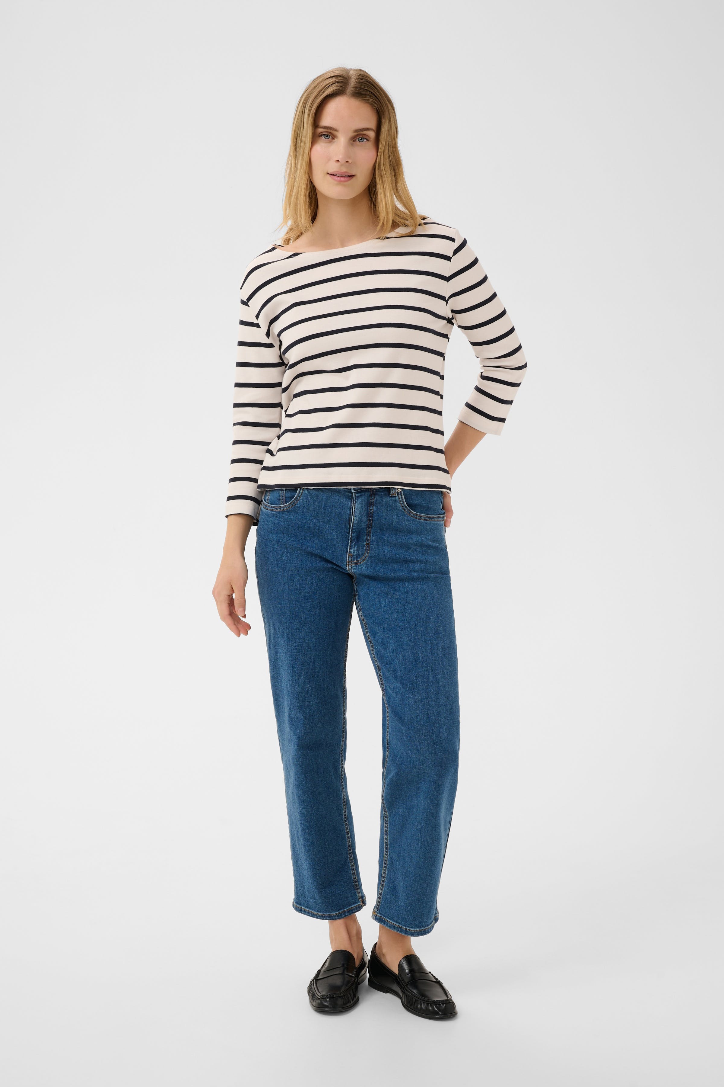 NelaPW T-shirt LOOKBOOK FRONT 30309864-303998
