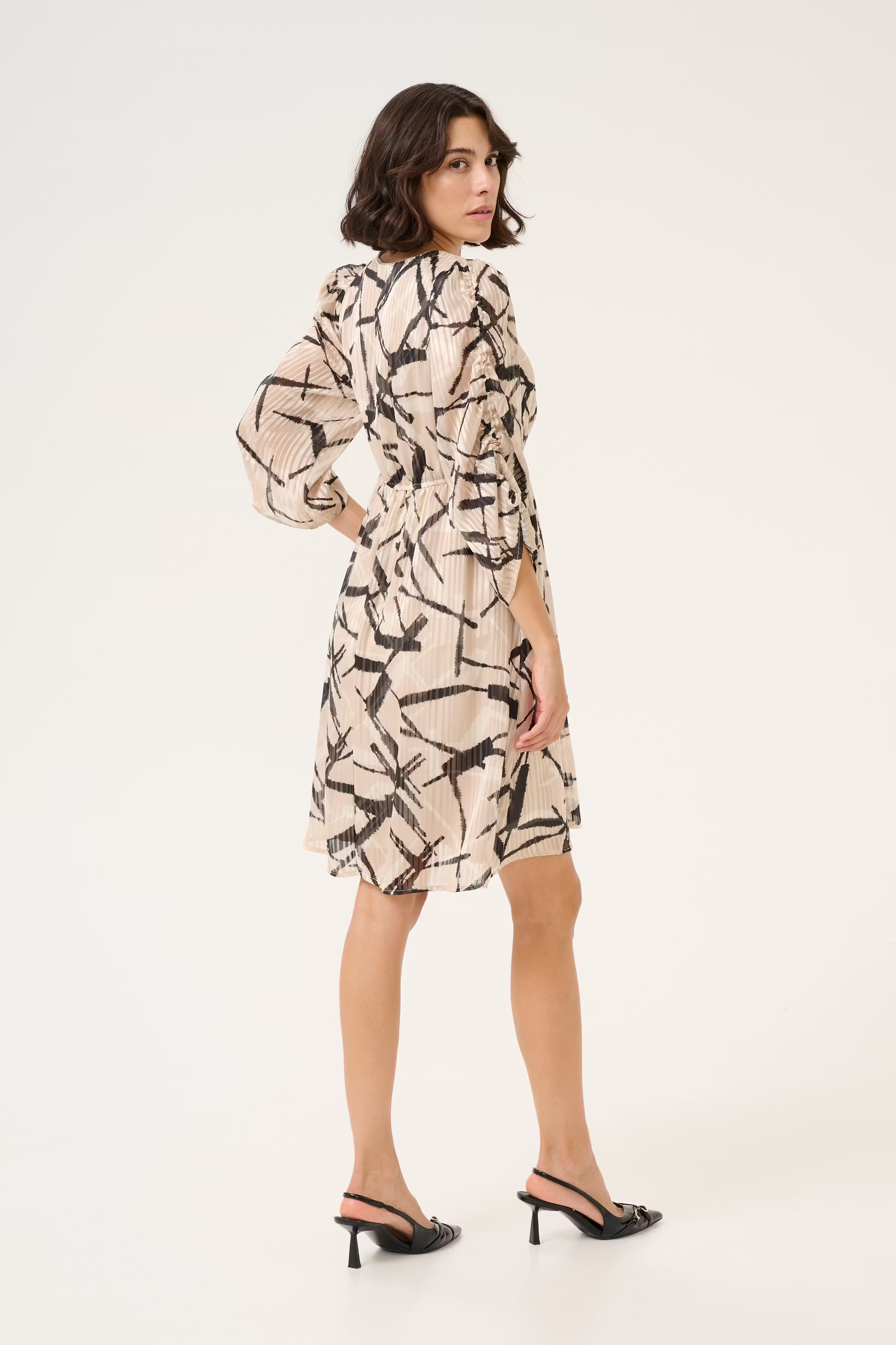 KAarchy Kleid LOOKBOOK BACK 10509628-107095