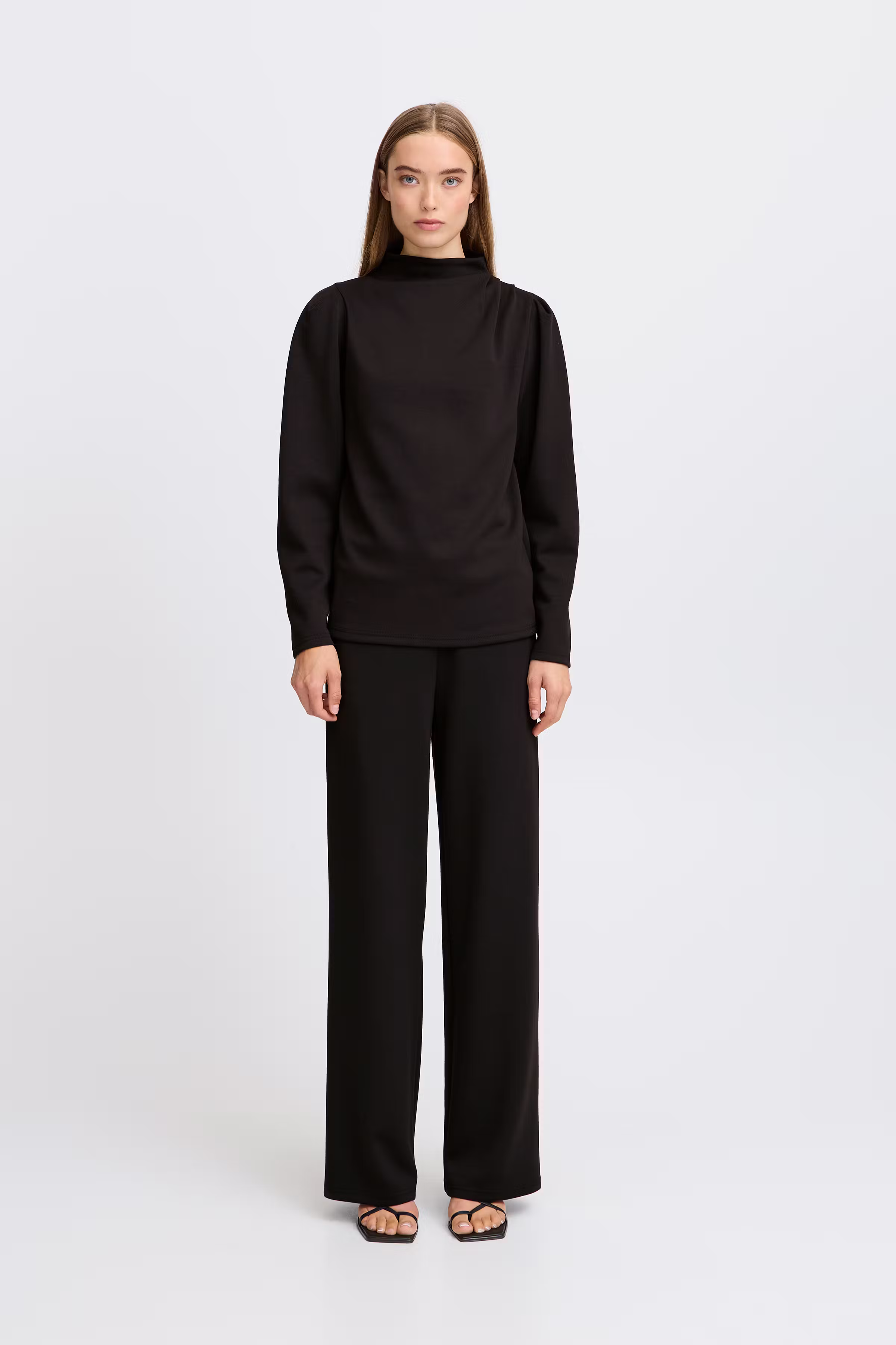 IHNAIDA Bluse LOOKBOOK FRONT 20120519-194008