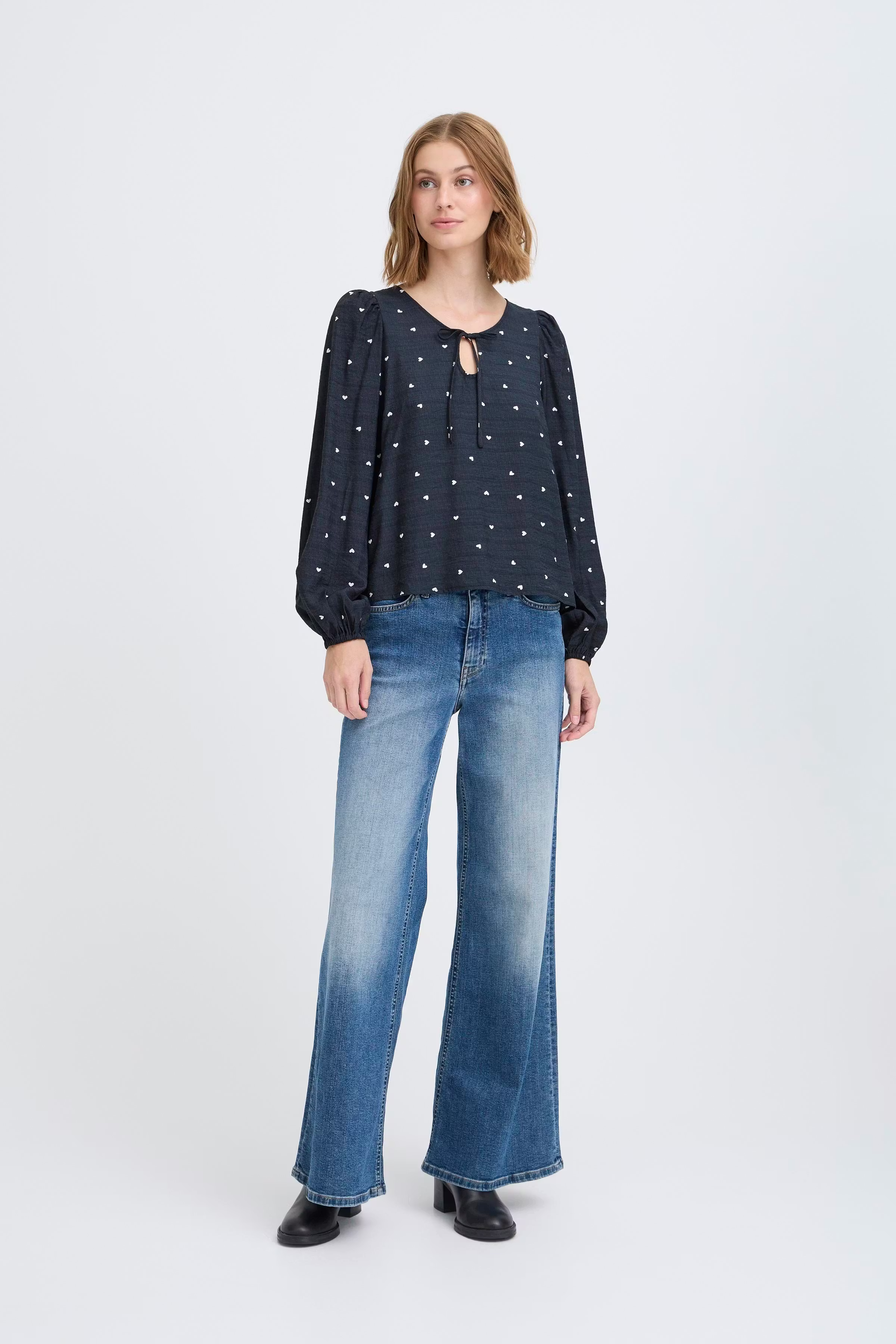 IHELVA Bluse LOOKBOOK FRONT 20124618-900004567