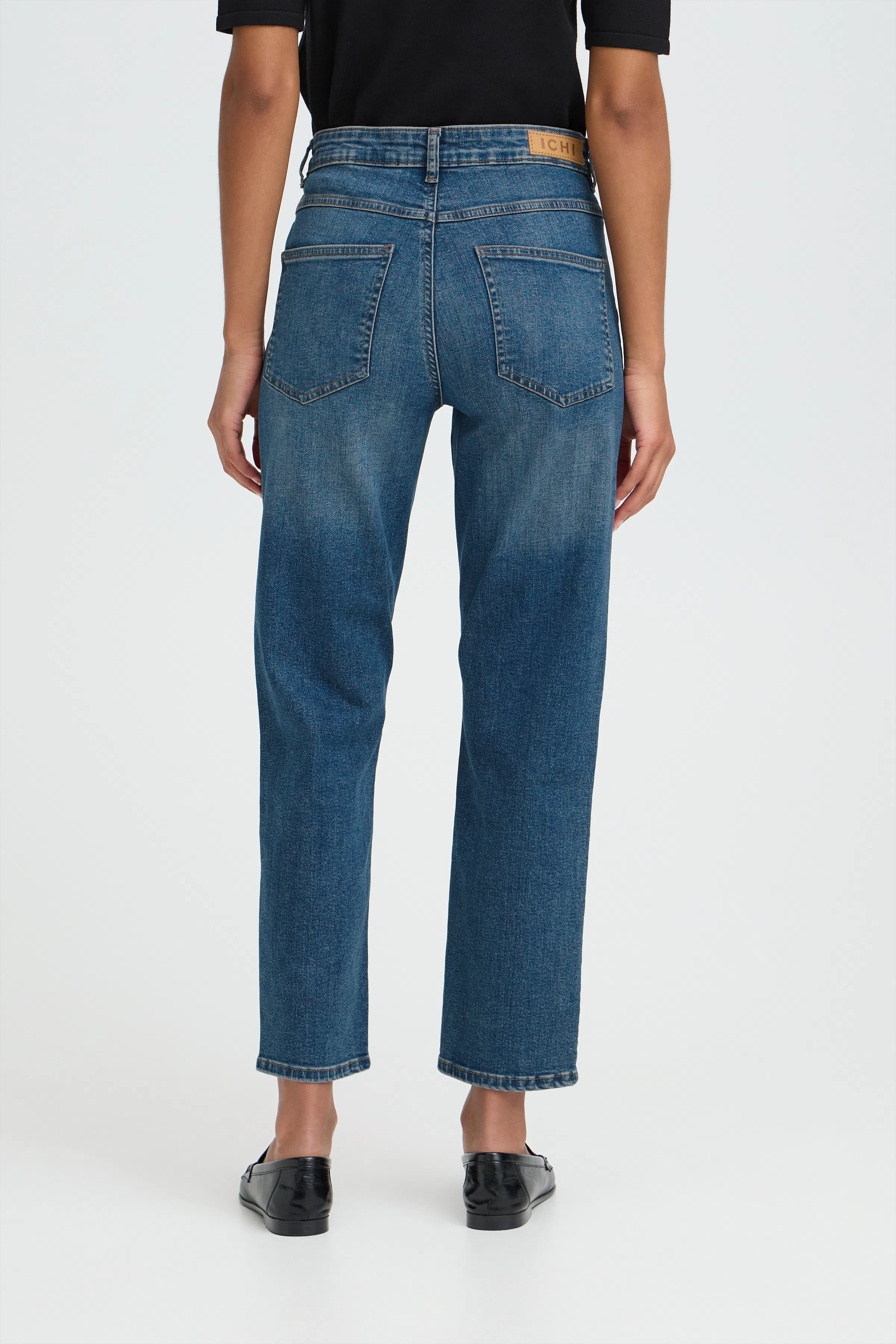 IHTWIGGY RAVEN Jeans LOOKBOOK BACK 20110967-19037