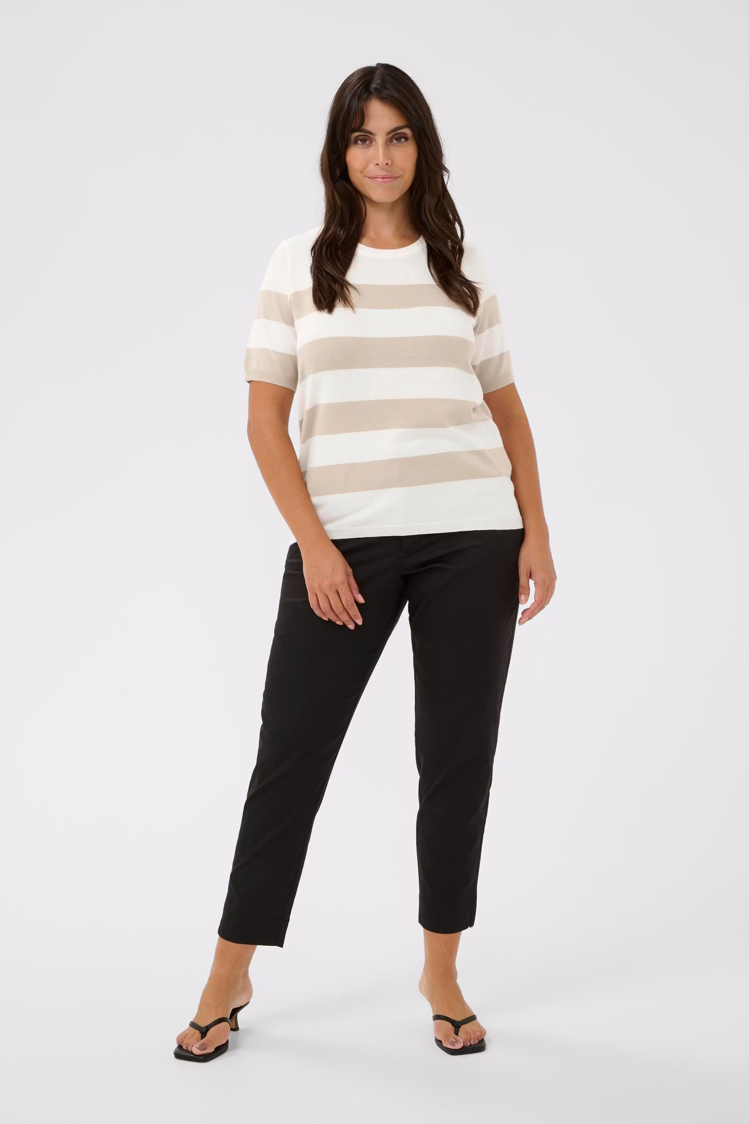 KClizzy Pullover LOOKBOOK FRONT 10582914-106619