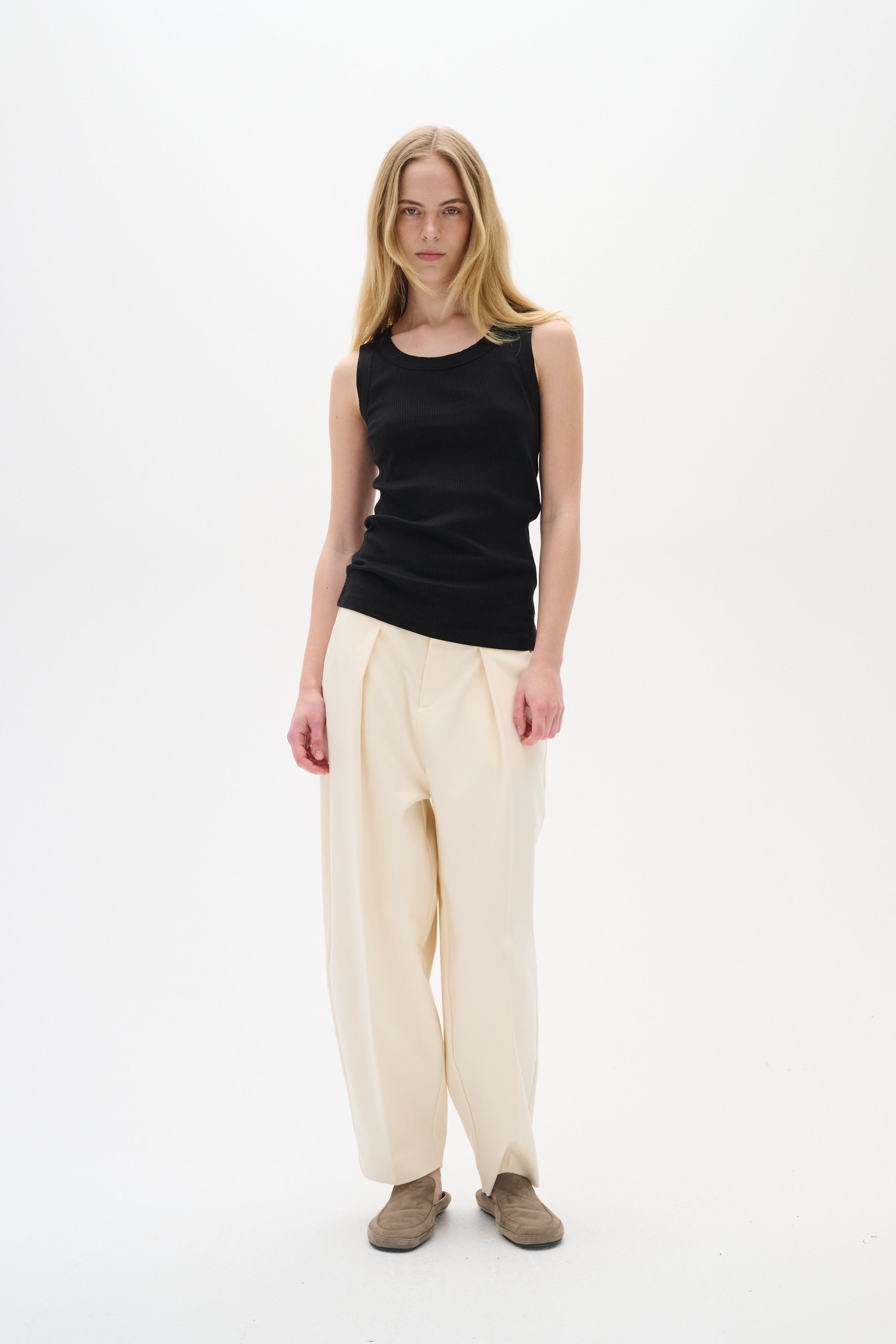 DagnaIW Top LOOKBOOK FRONT 30106466-194008