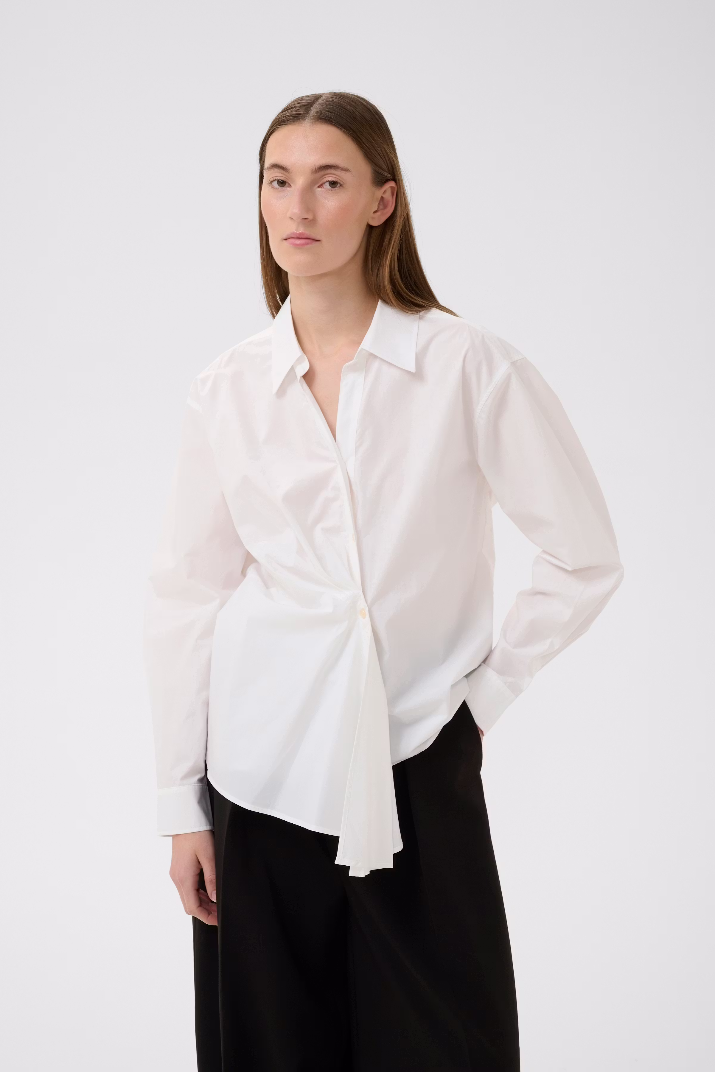 LELOIW Pleated Skjorte LOOKBOOK FRONT 30112453-300001