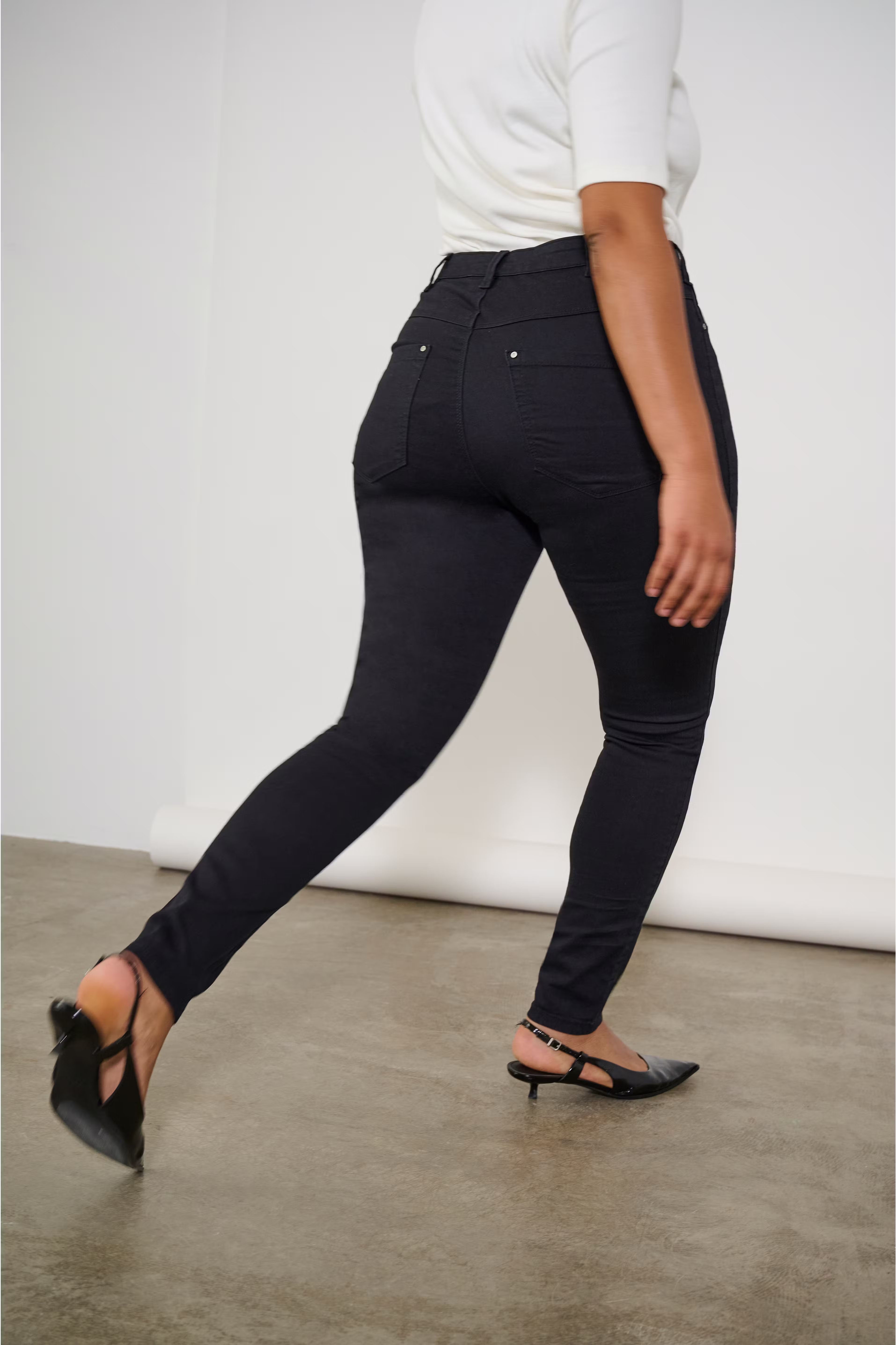 KCwilla Ida Slim Jeans LOCATION NONE 10581270-100121