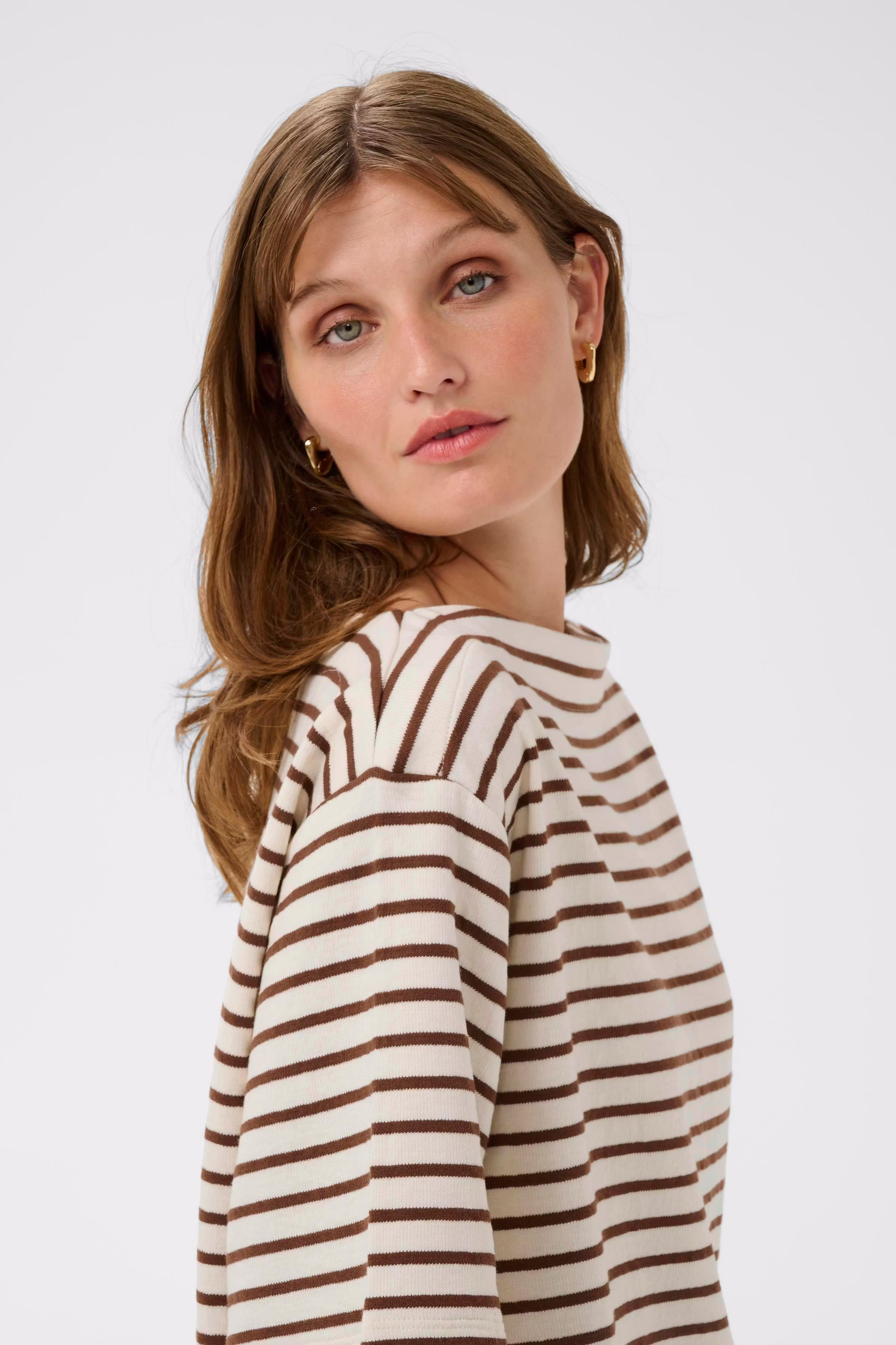 SLIngina Sweatshirt LOOKBOOK DETAIL 30408068-304686