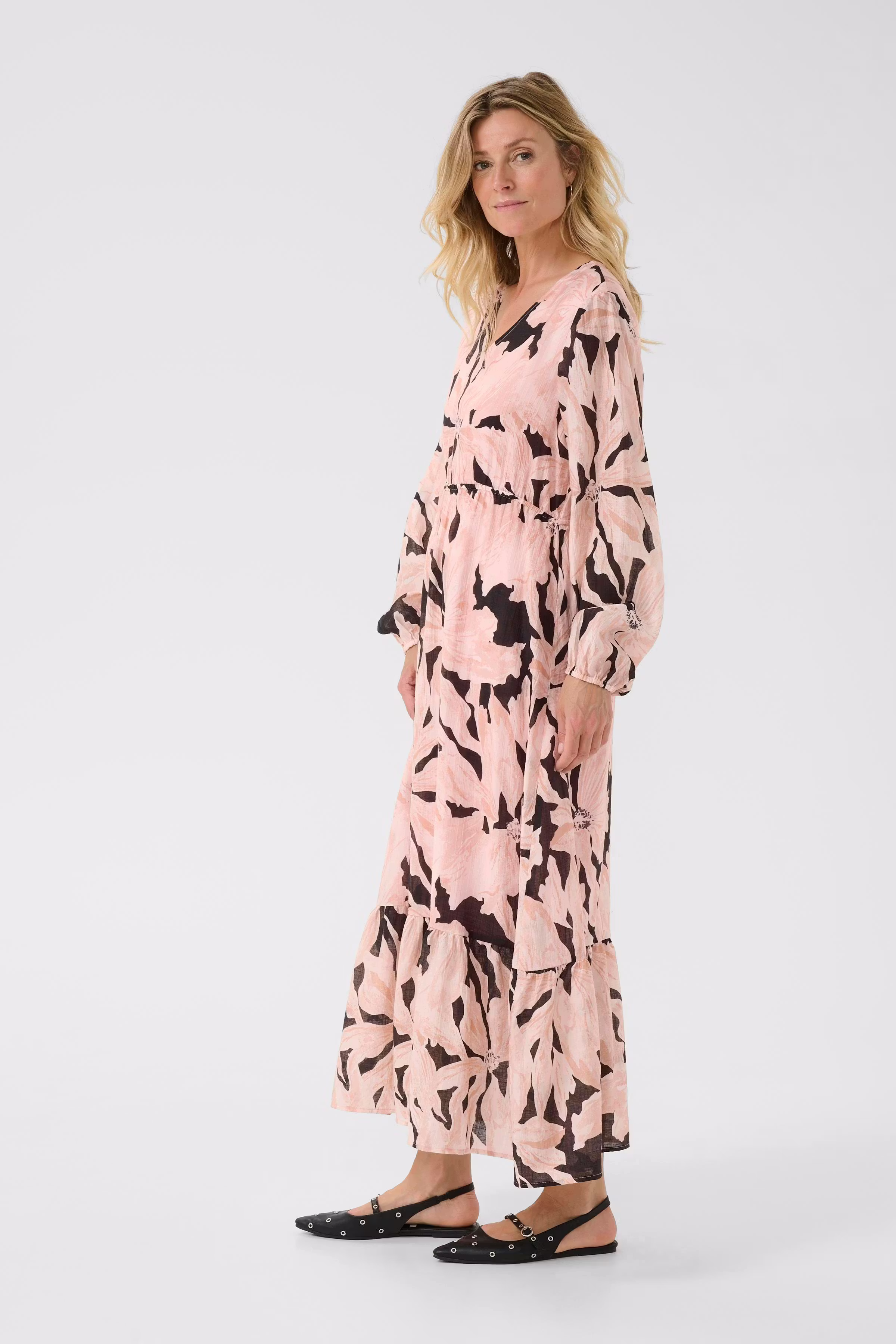 CRReese Robe LOOKBOOK FRONT 10614344-108365