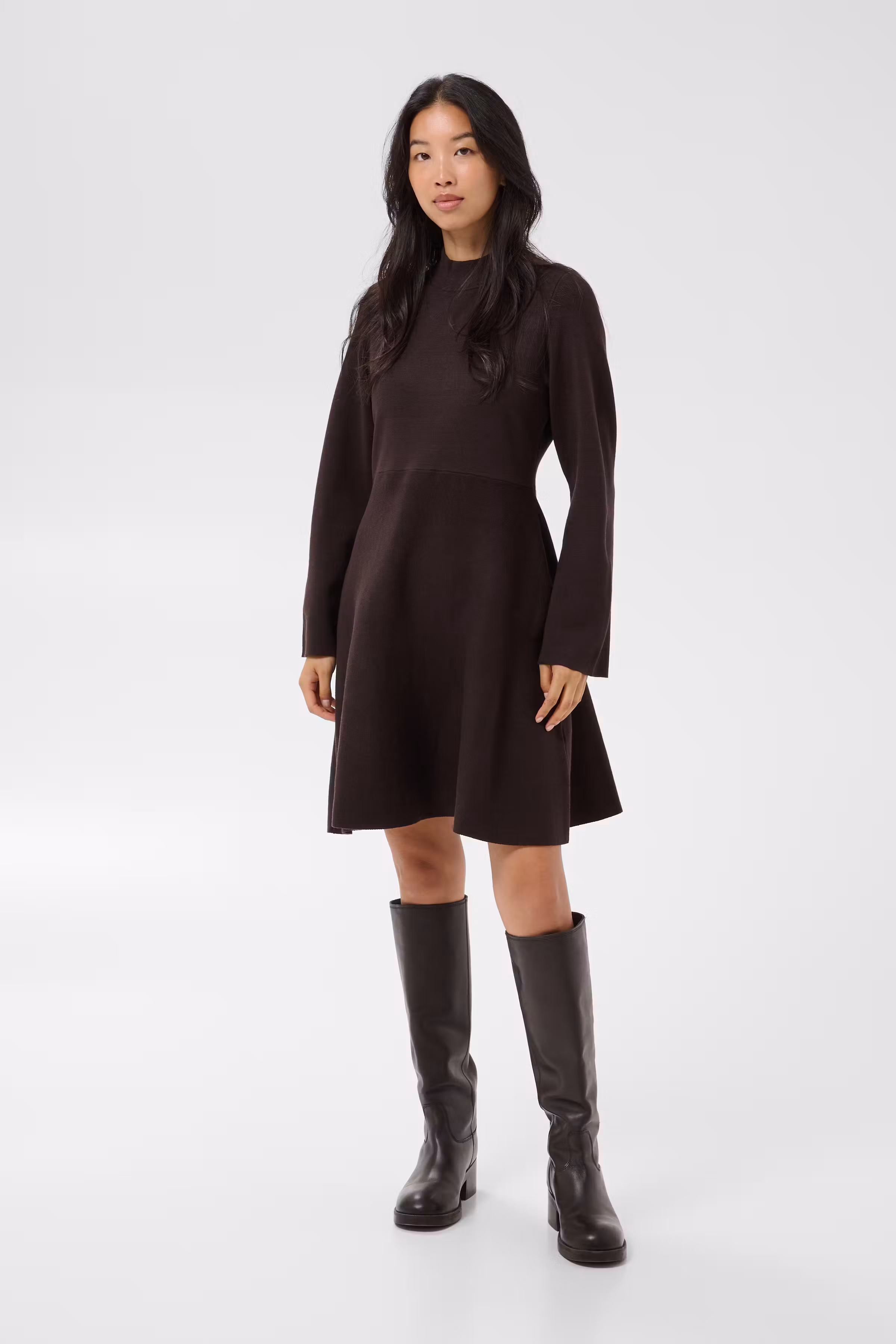 ChanisePW LOOKBOOK FRONT 30310839-191106