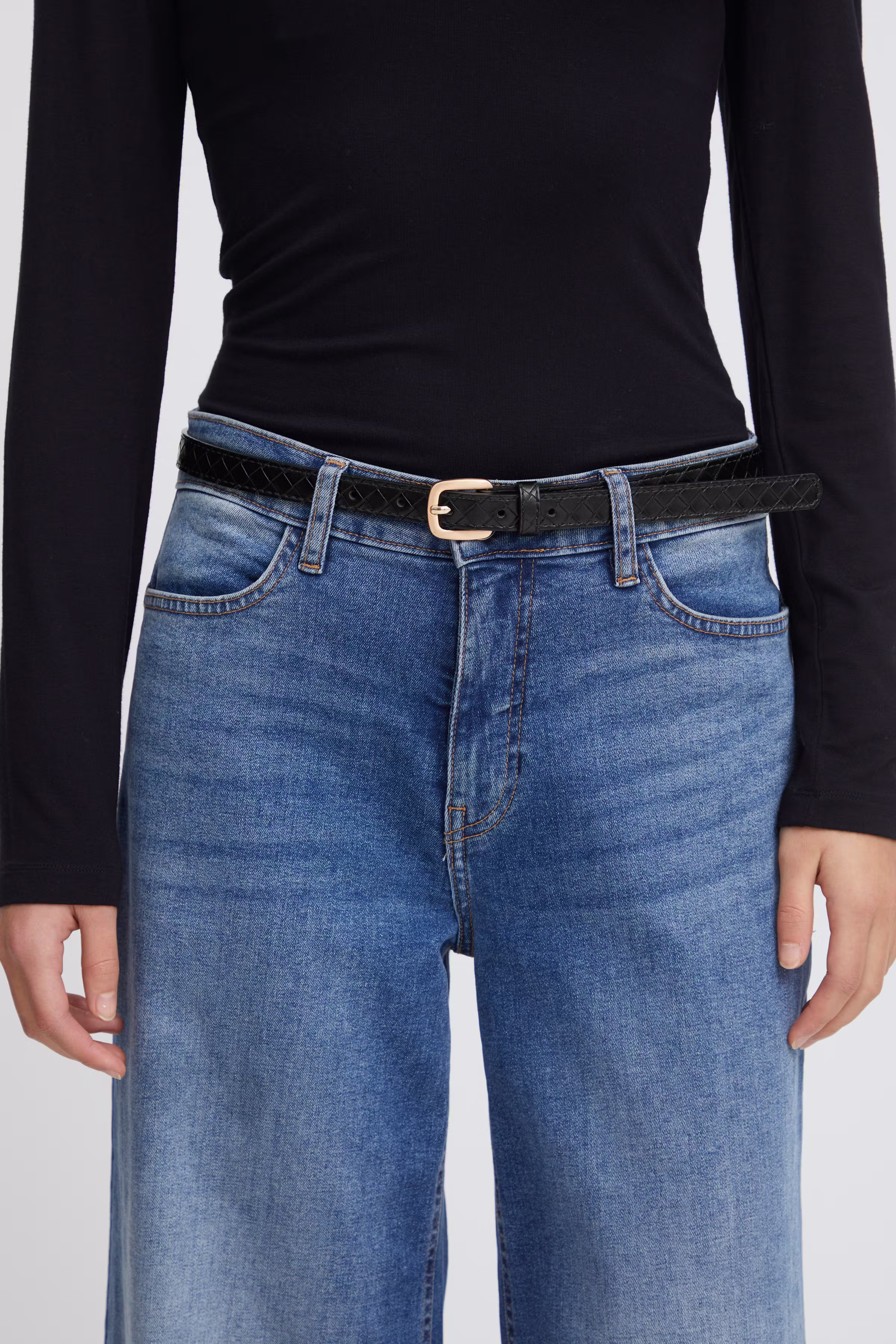 IAOZZY Belte LOOKBOOK FRONT 20120535-194008