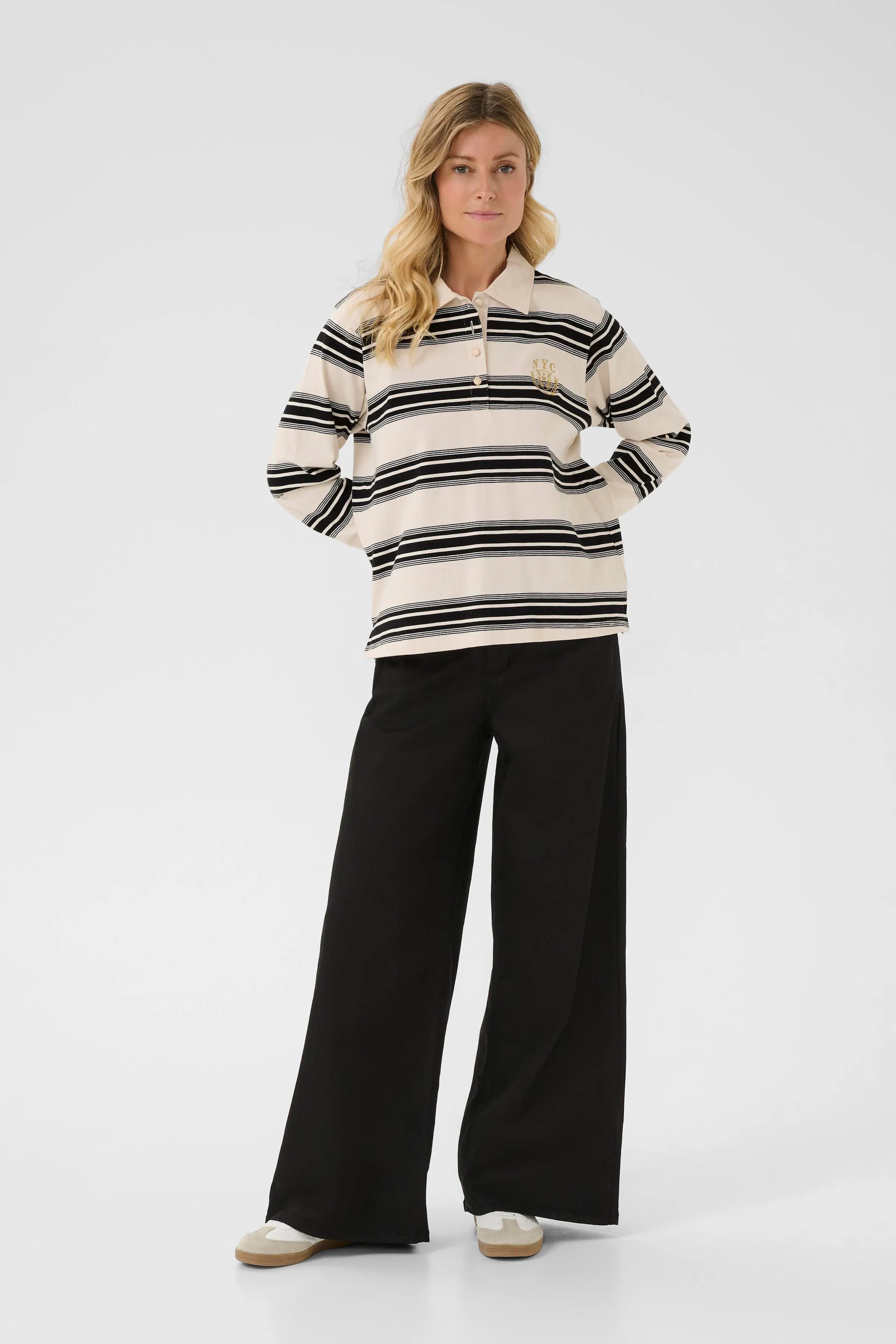 CRCarmell Sweatshirt LOOKBOOK FRONT 10614302-108382